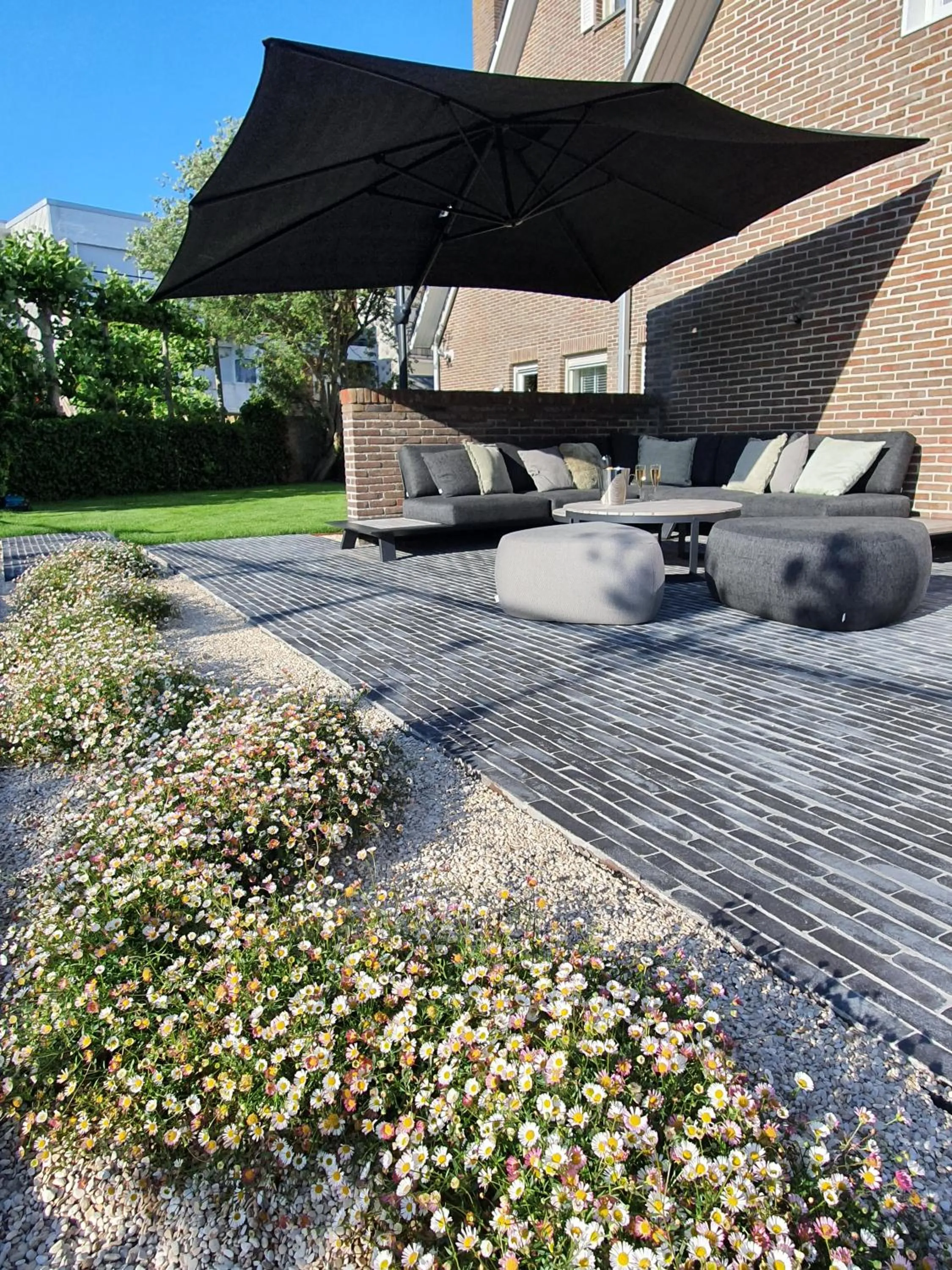 Garden in B&B visavis