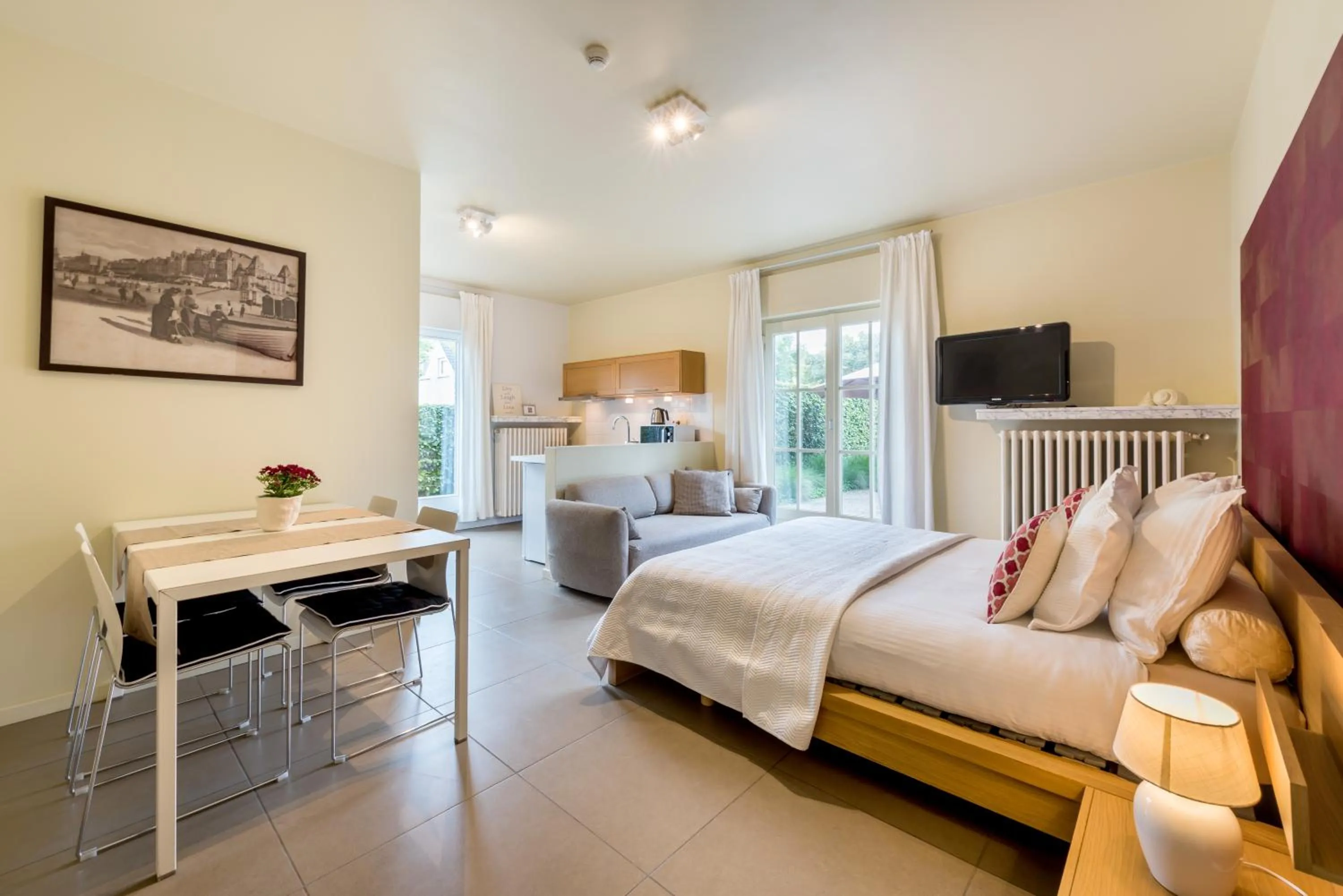 Photo of the whole room, Bed in B&B visavis