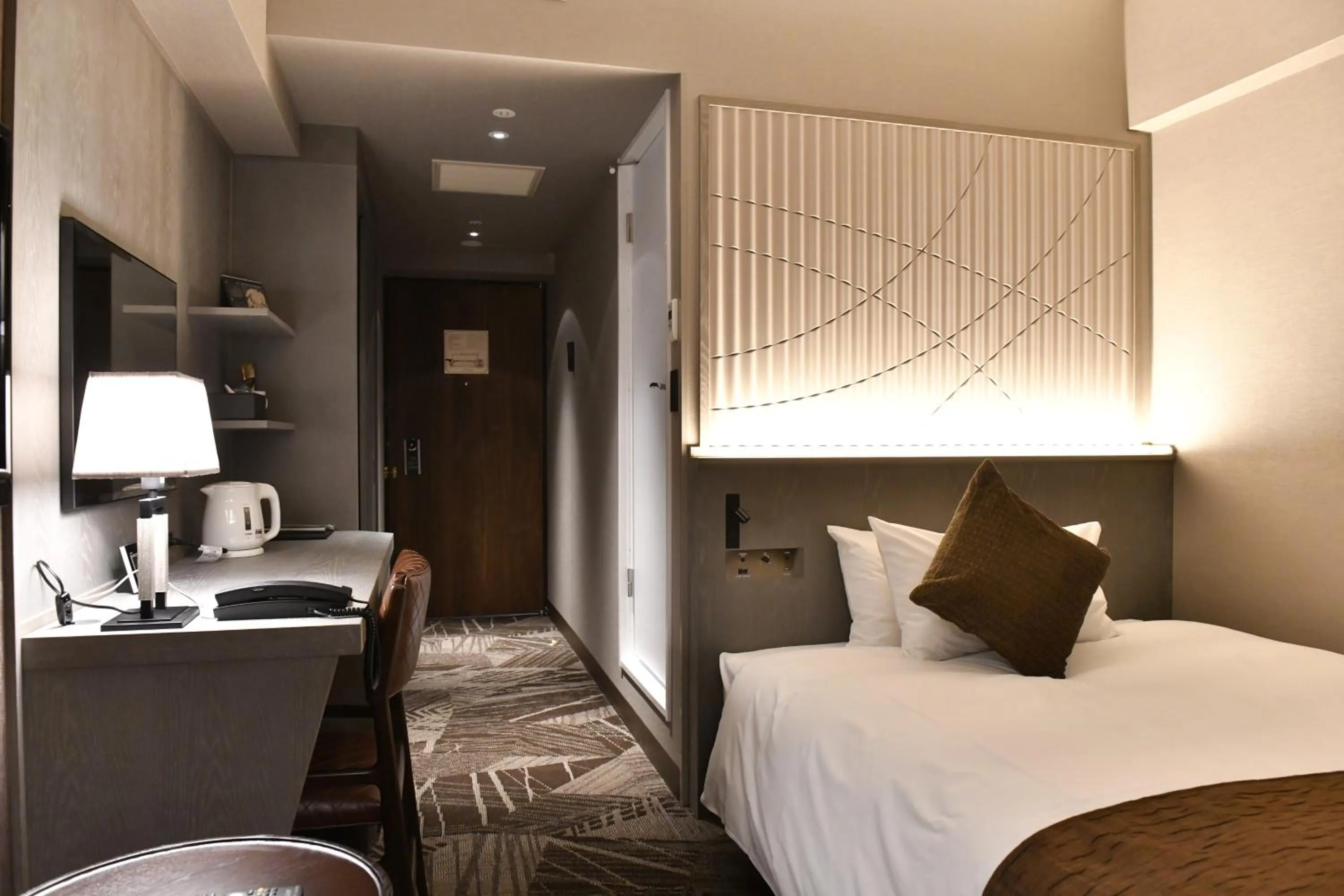 Photo of the whole room, Bed in Hotel New Otani Tottori