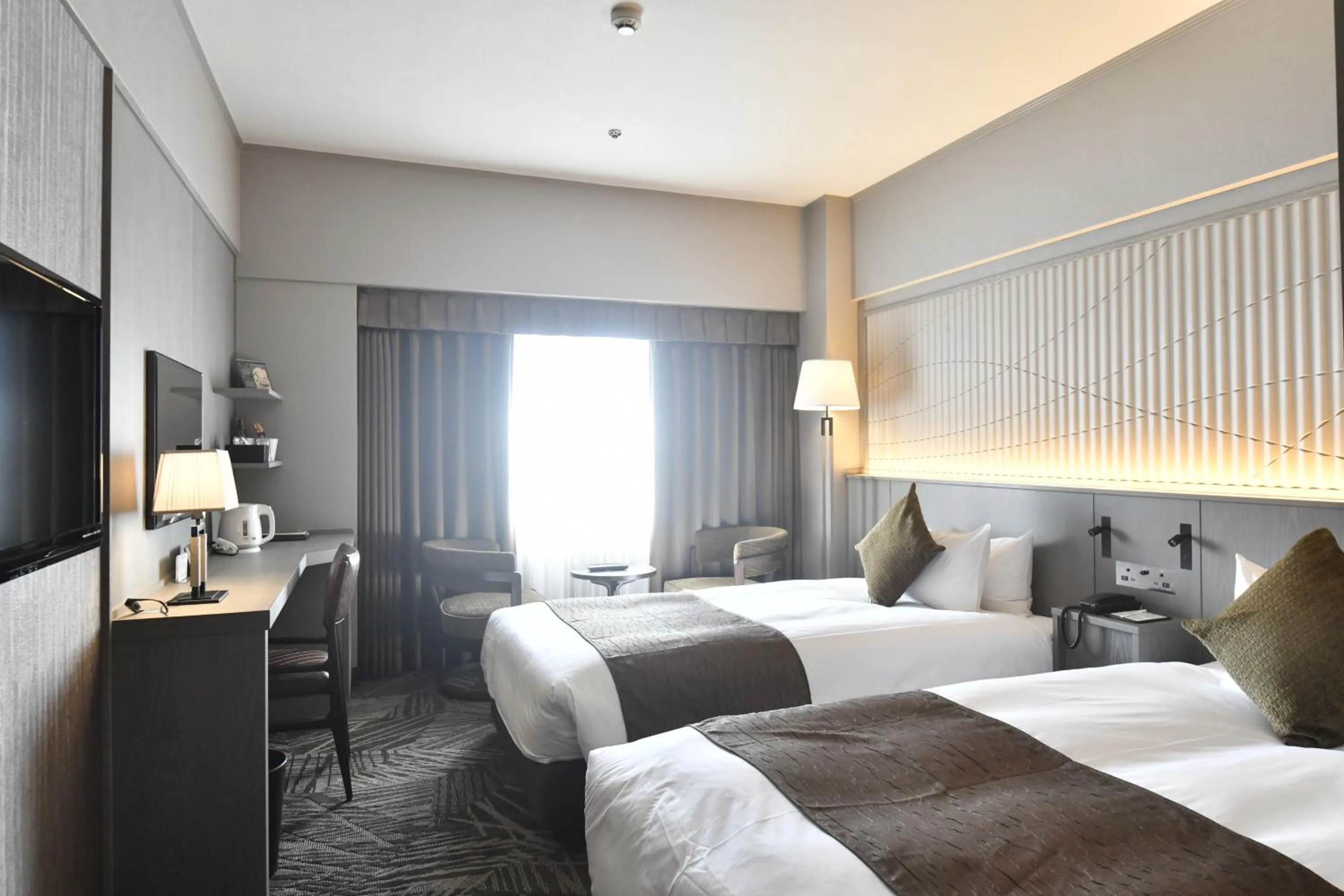 Photo of the whole room, Bed in Hotel New Otani Tottori