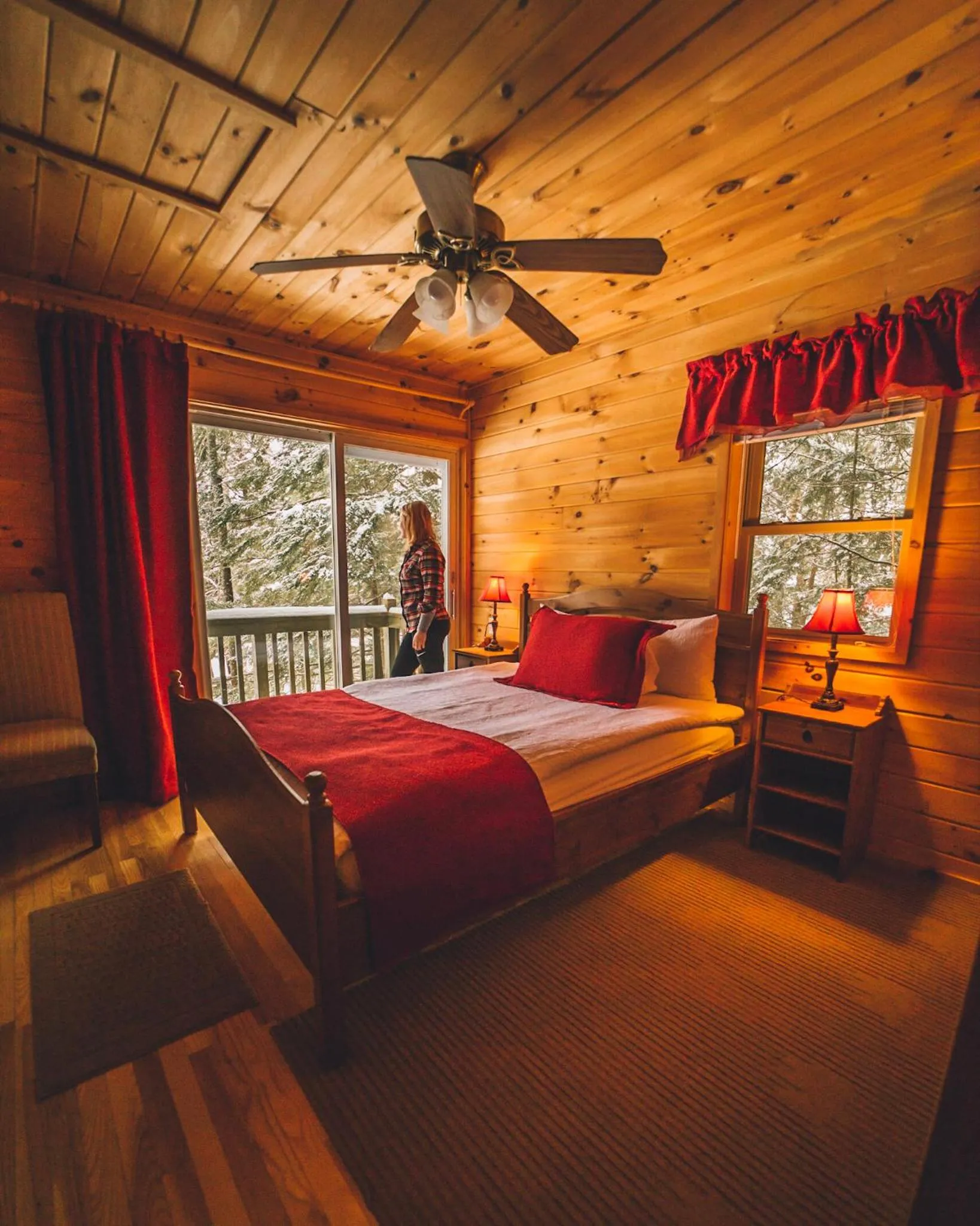 Bed in Motel Long Lake and Cottages