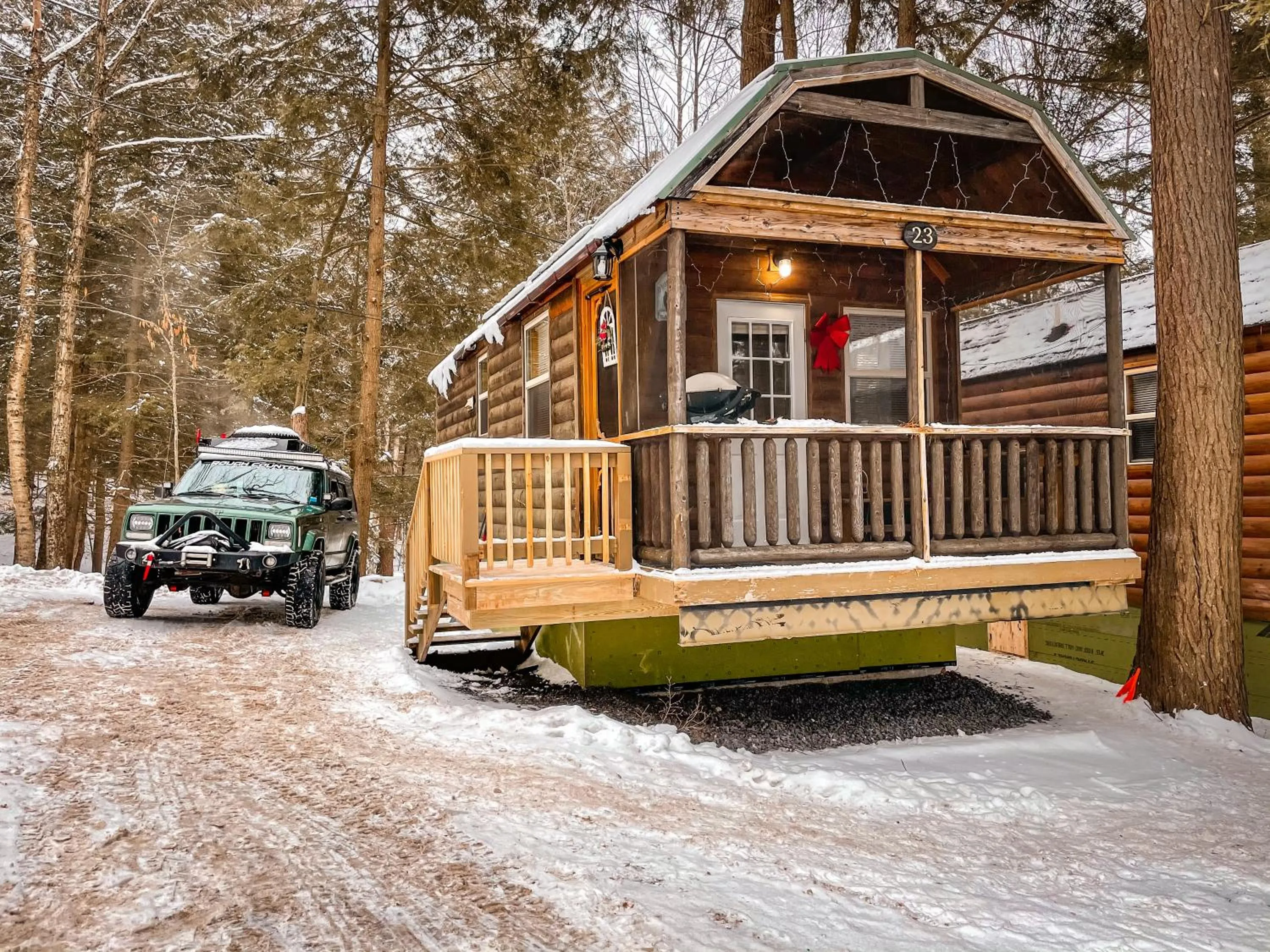 Property building in Motel Long Lake and Cottages