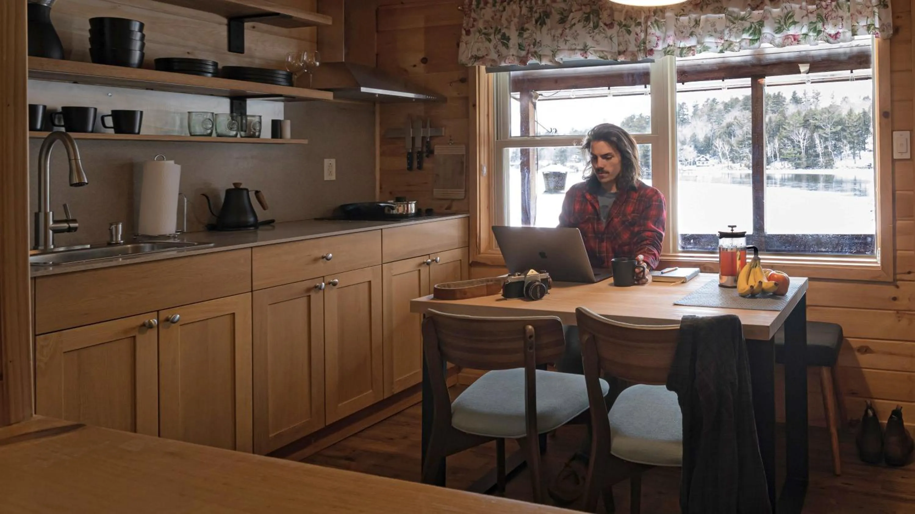 People in Motel Long Lake and Cottages