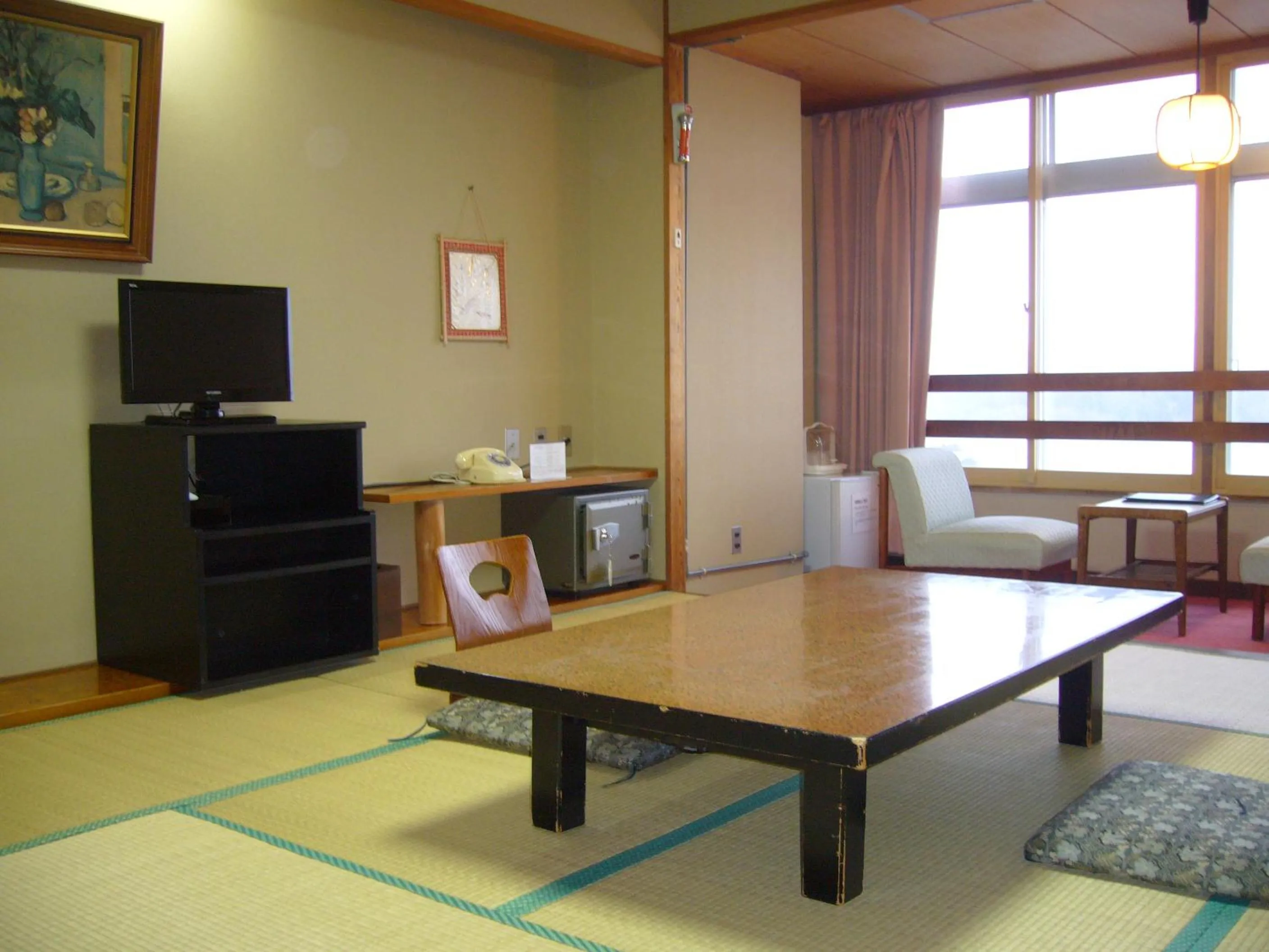 Photo of the whole room in Aokiya