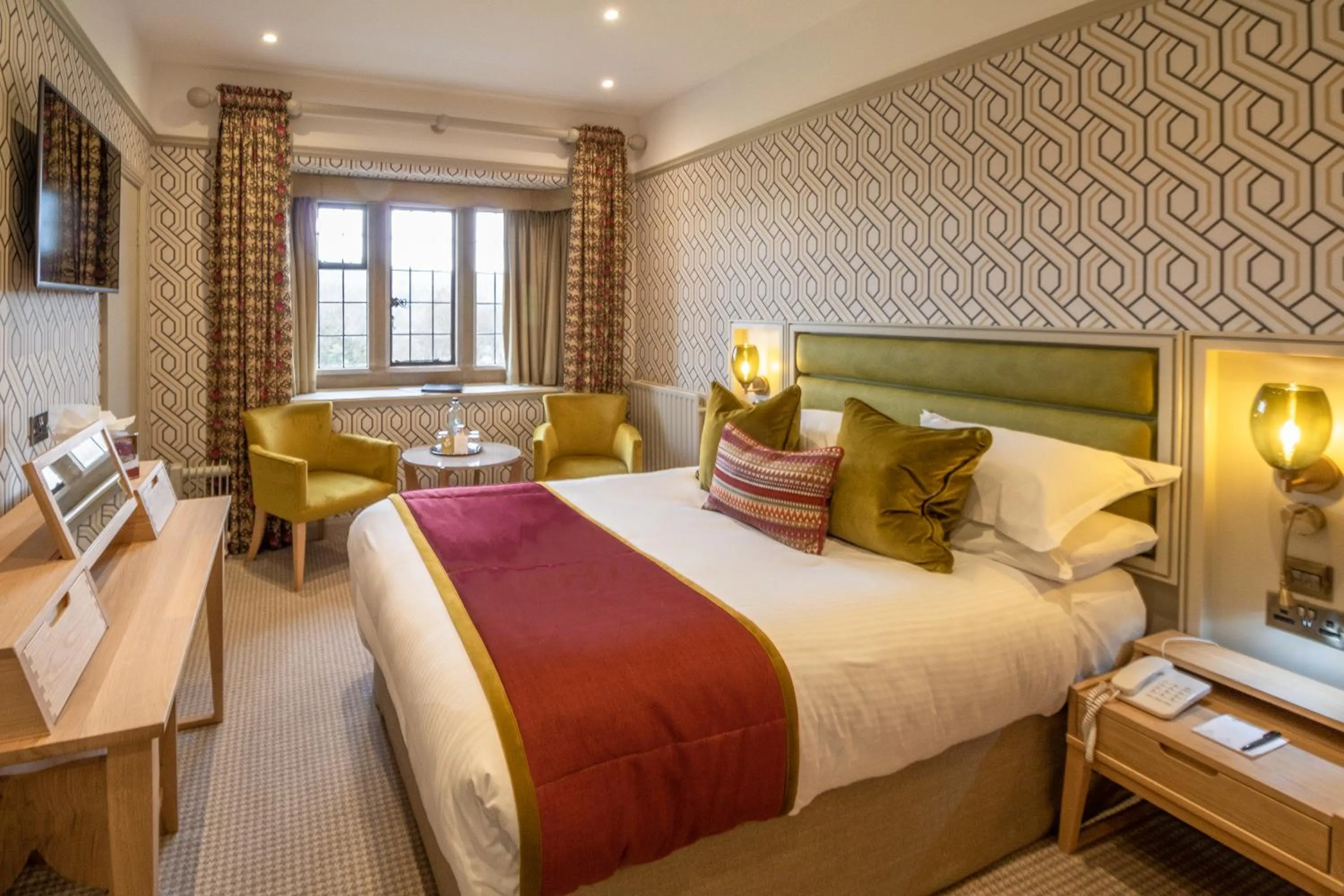 Bedroom, Bed in Cragwood Country House Hotel