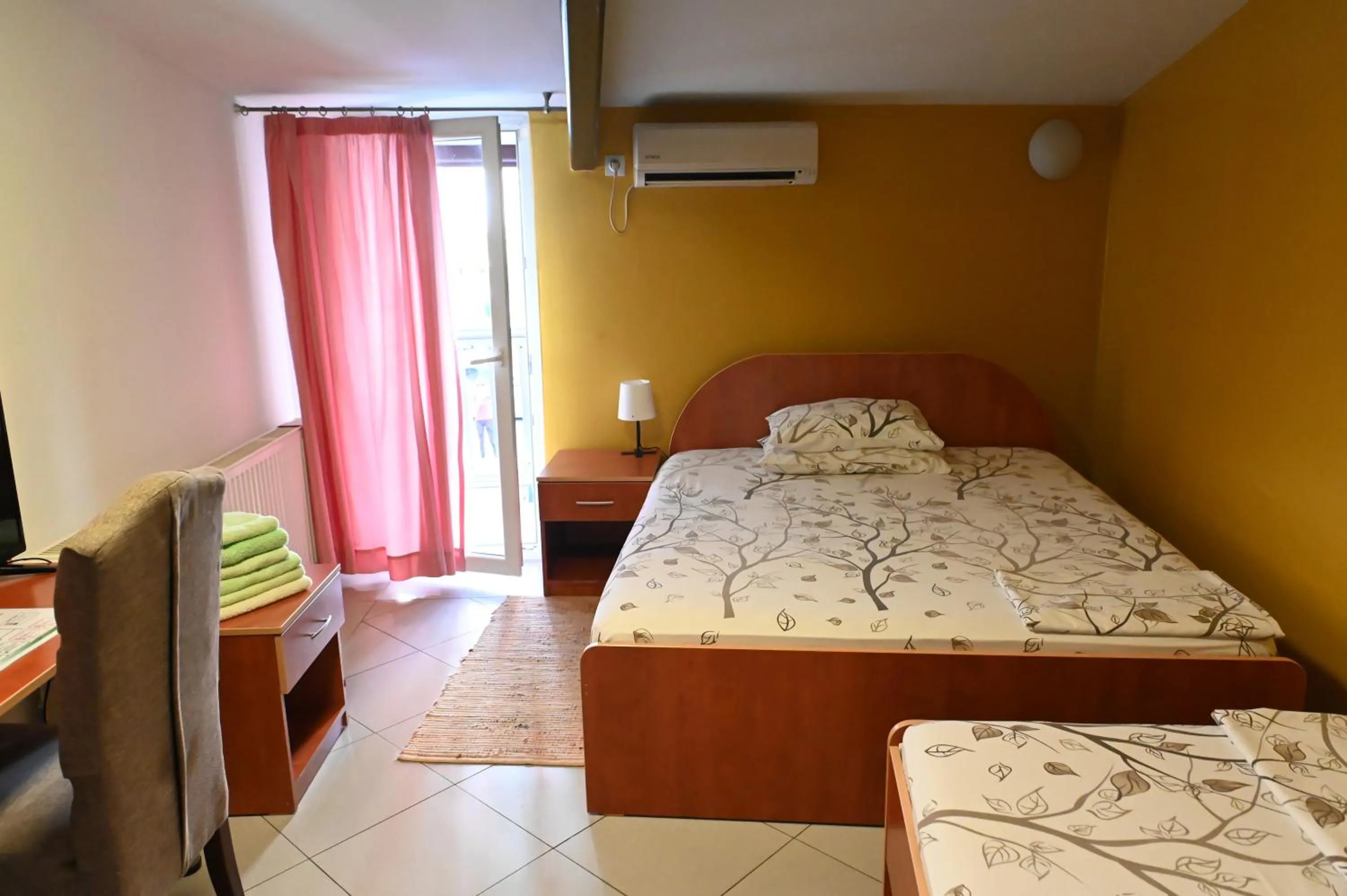 Economy Triple Room in Apartments Imper - IMD