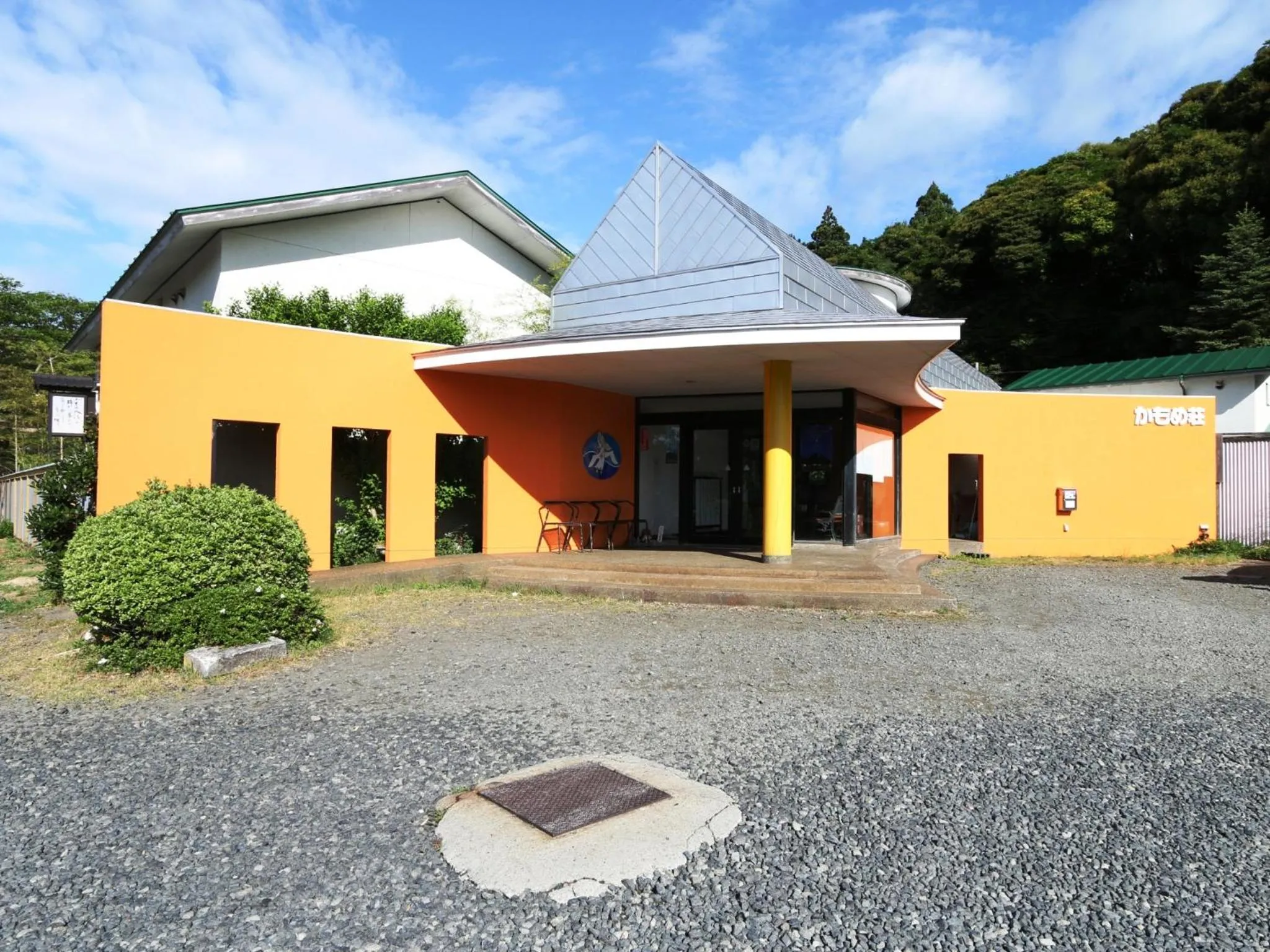 Facade/entrance in Ryokan Kamomeso