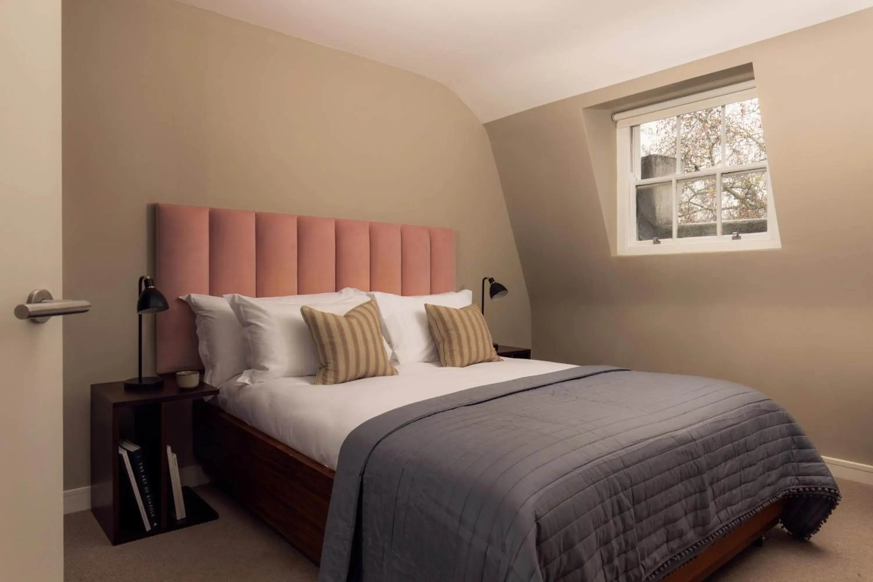 Bed in Native Hyde Park Bed in Native Hyde Park