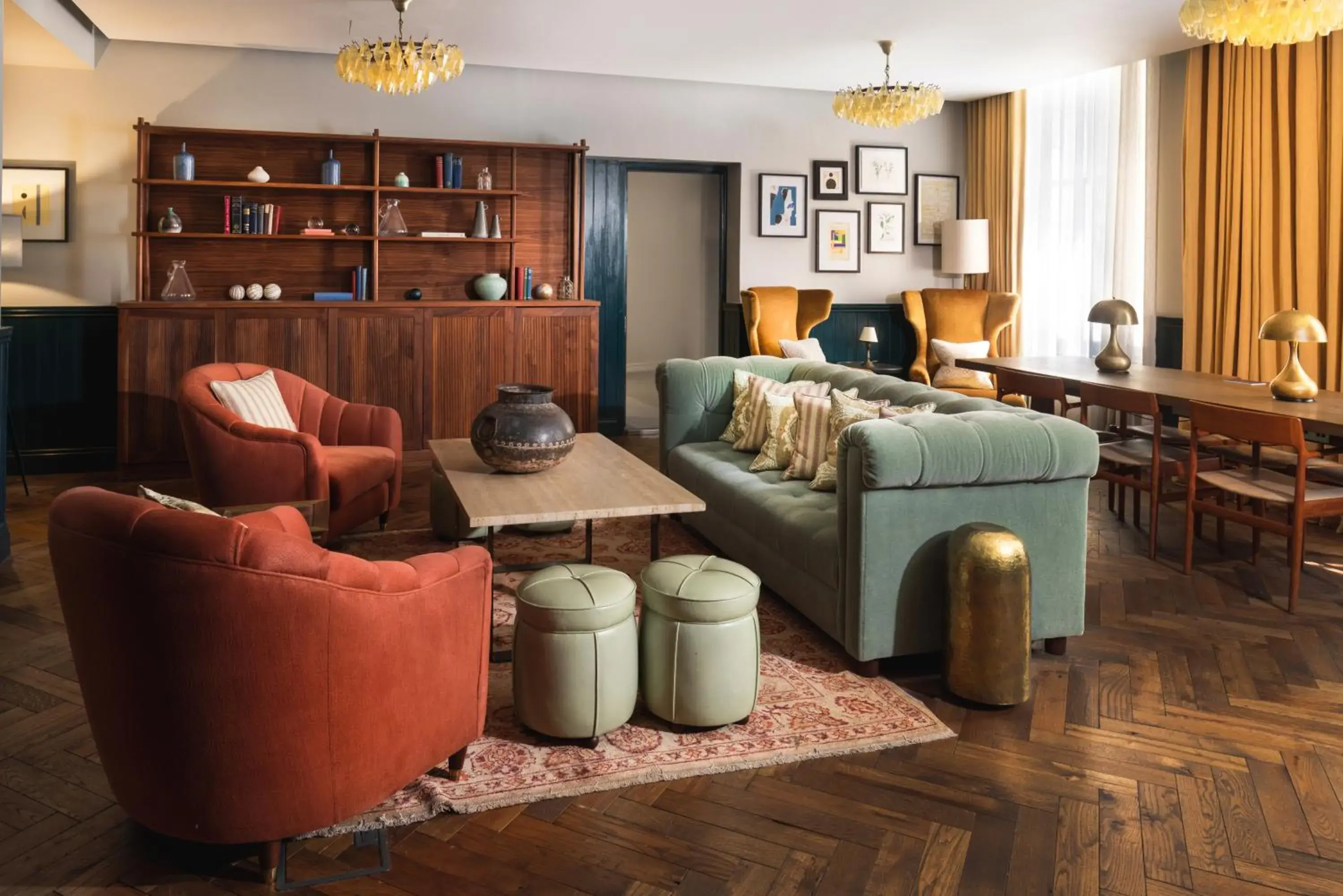 Property building in Native Hyde Park Property building in Native Hyde Park