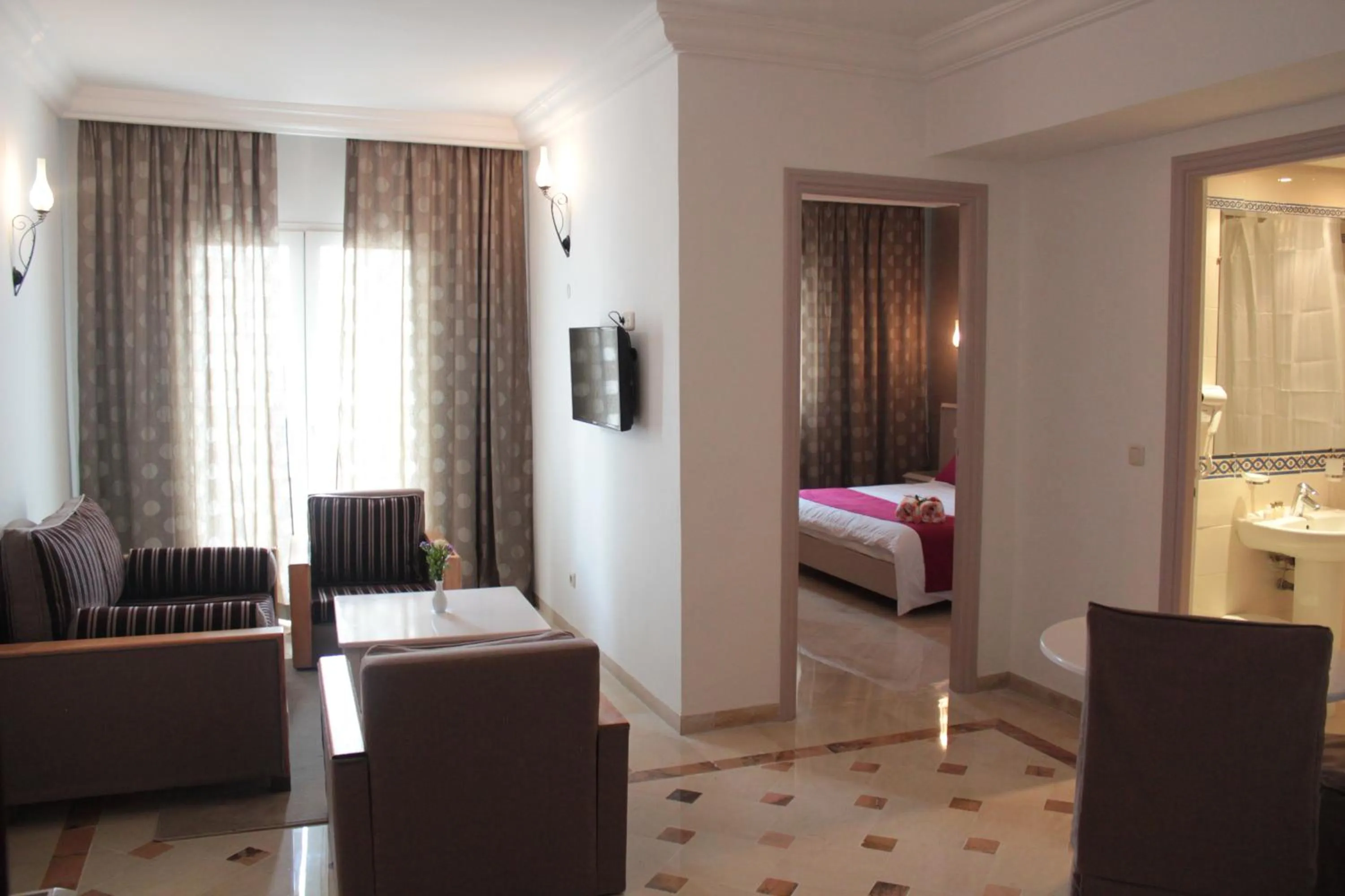 Bedroom, Bed in El Kantaoui Center