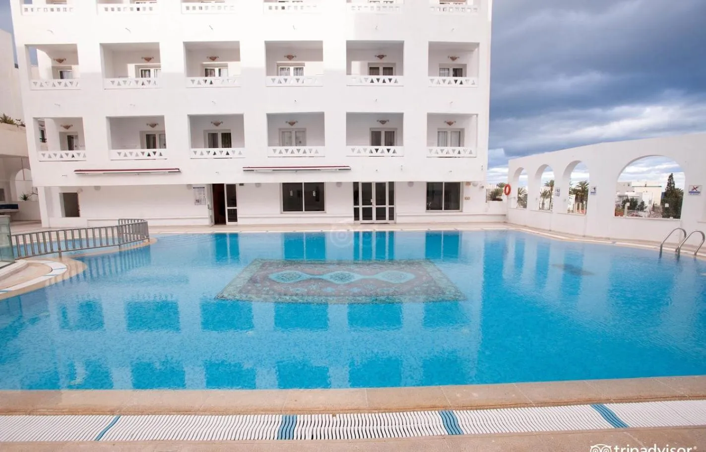 Swimming pool in El Kantaoui Center