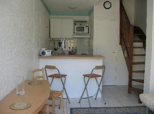 Kitchen or kitchenette in Croisette-Oasis