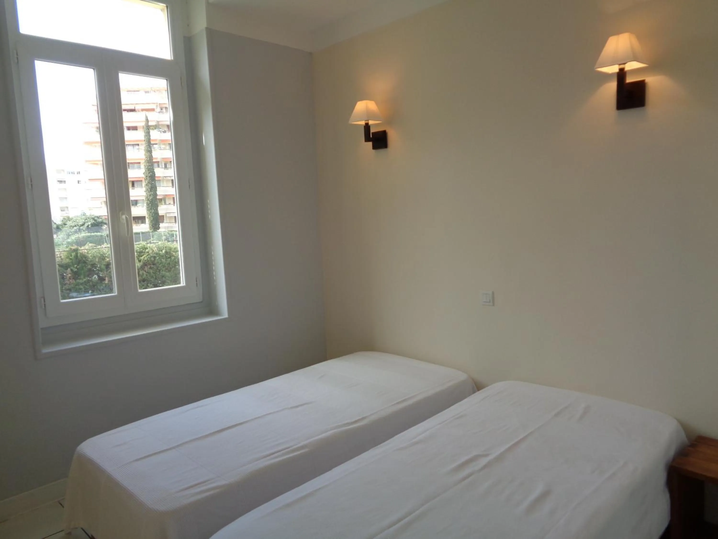 Bed in Croisette-Oasis