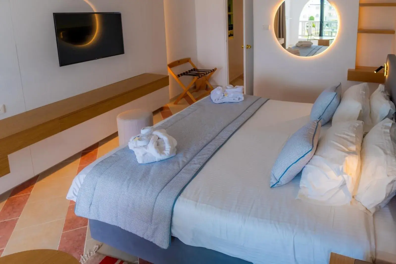 Bed in Golden Tulip Taj Sultan Resort Bed in Golden Tulip Taj Sultan Resort