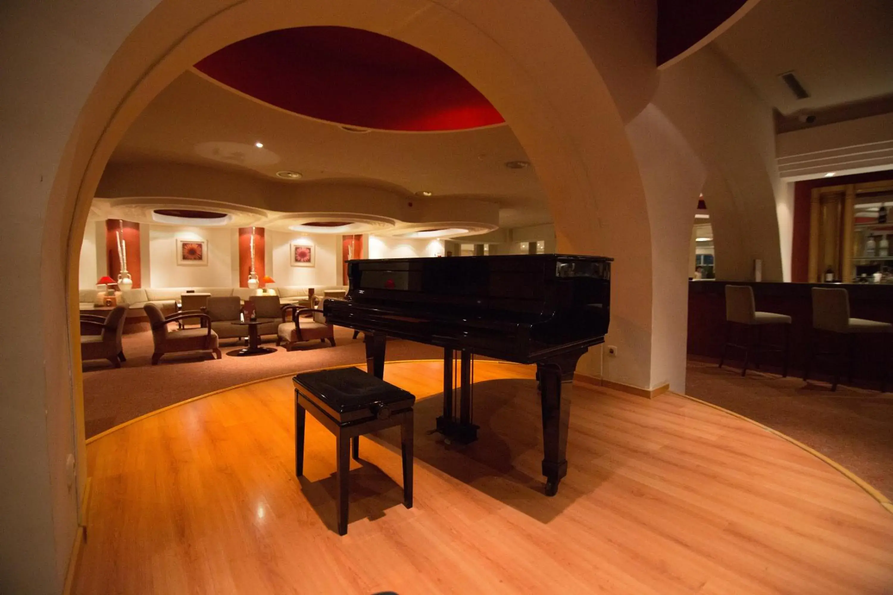 Lounge or bar in Royal Tulip Taj Sultan Lounge or bar in Royal Tulip Taj Sultan