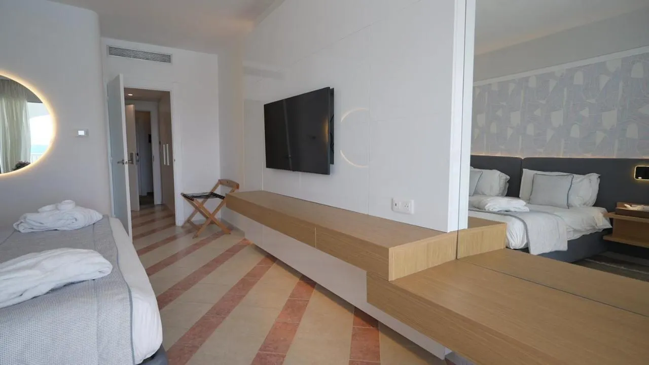 Bed in Royal Tulip Taj Sultan