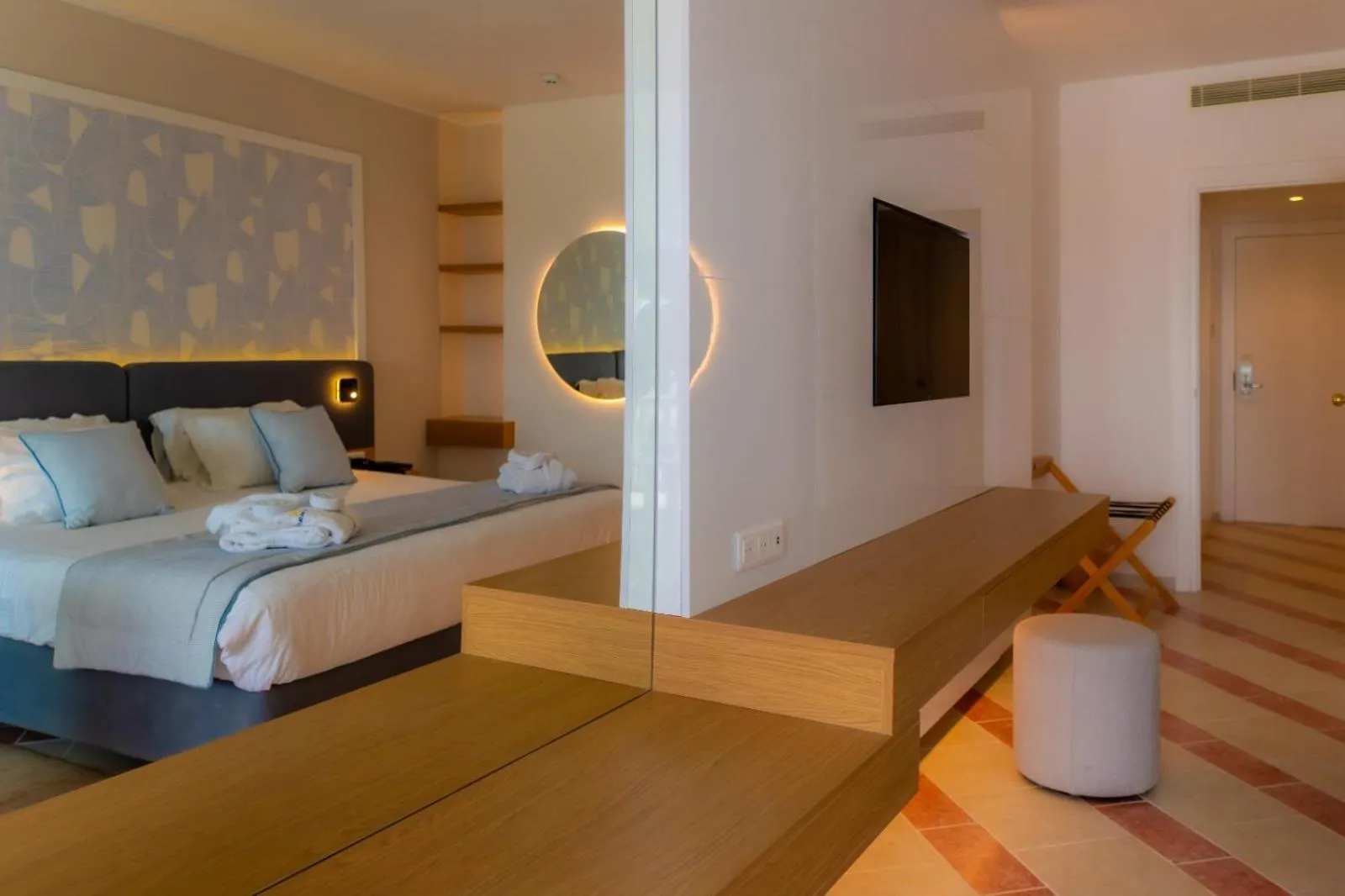 Bed in Royal Tulip Taj Sultan