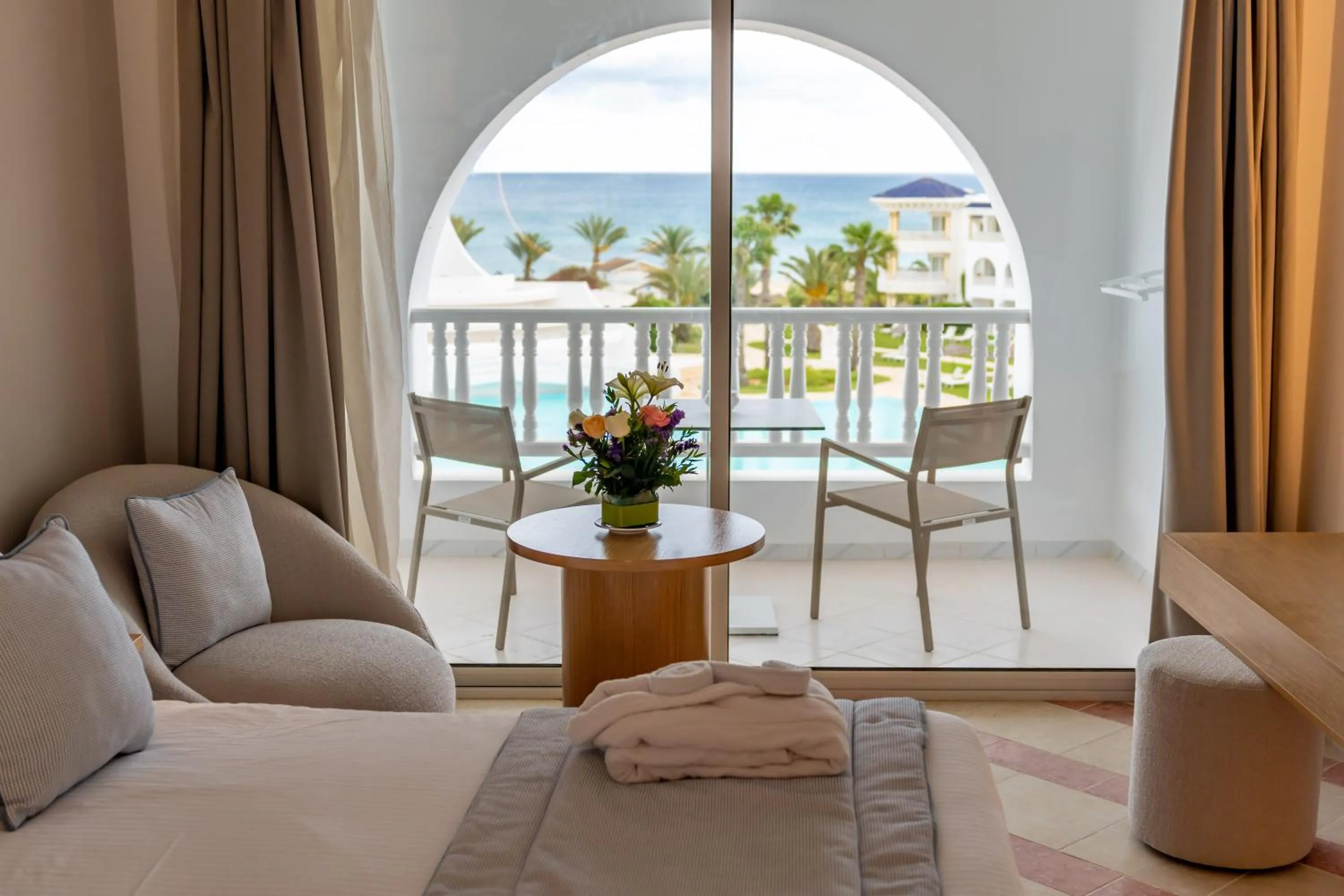 Bed in Royal Tulip Taj Sultan