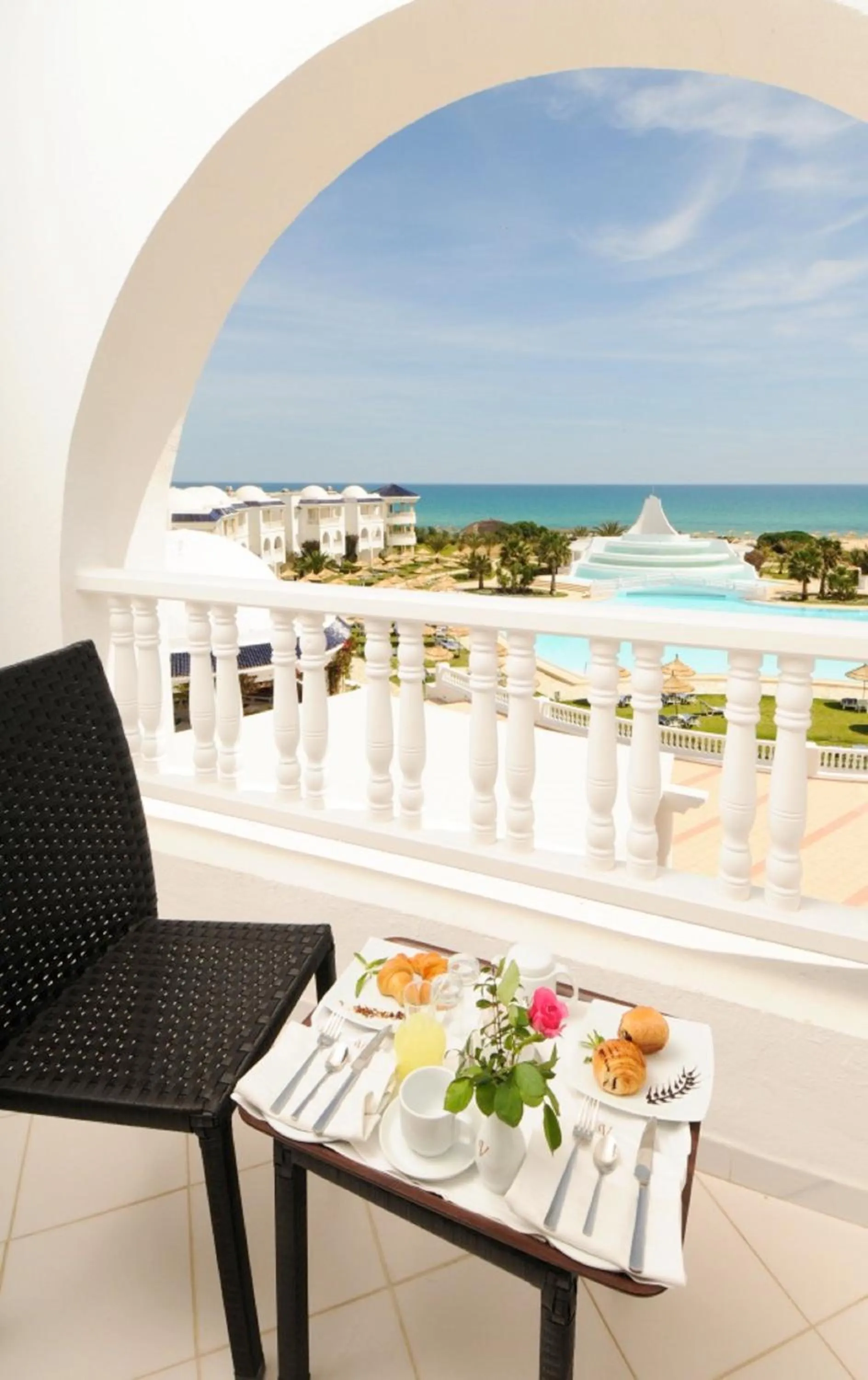 Day in Royal Tulip Taj Sultan