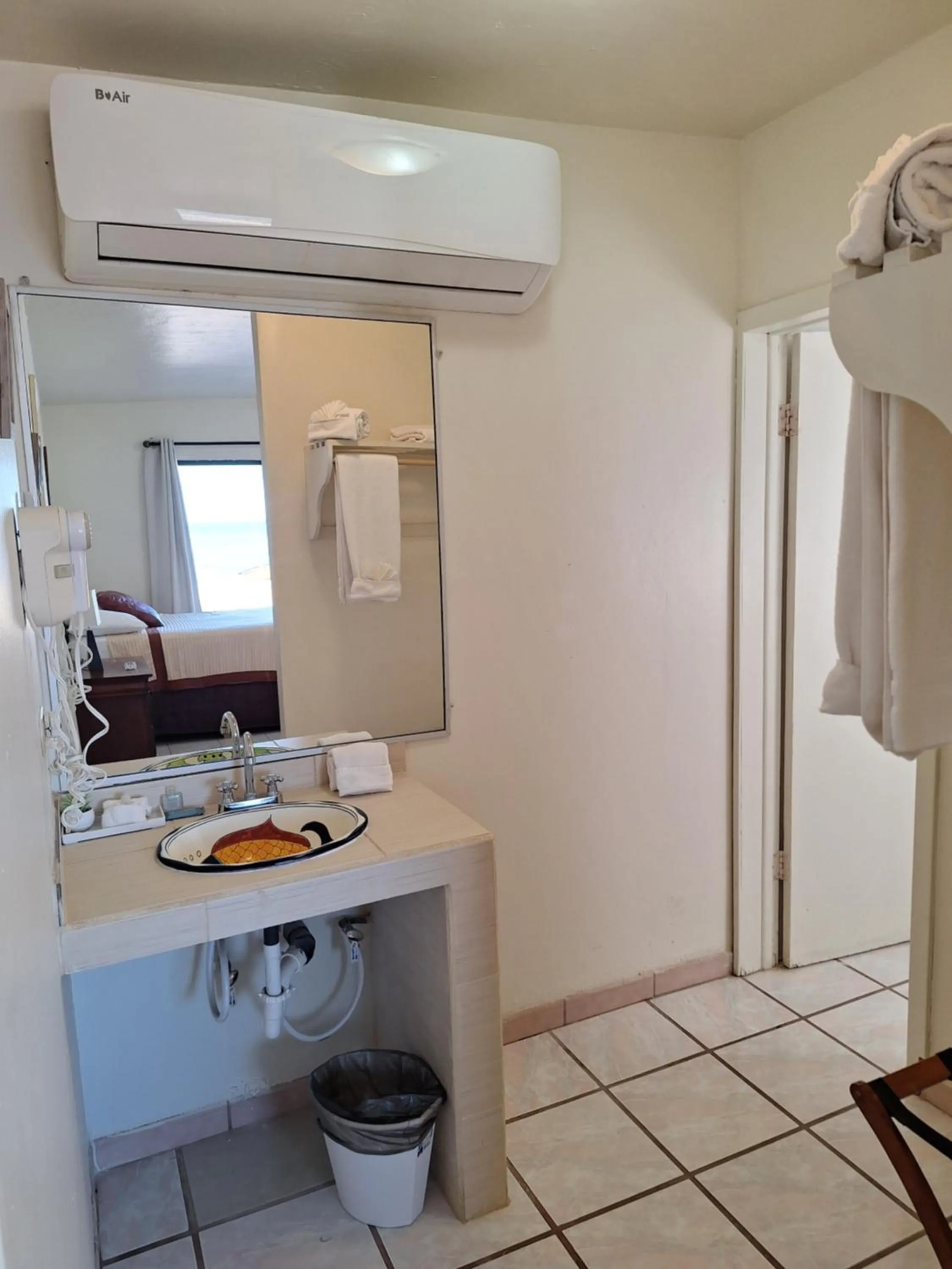 #55 Suite Bungalow Seaside Hotel & Victors RV Park