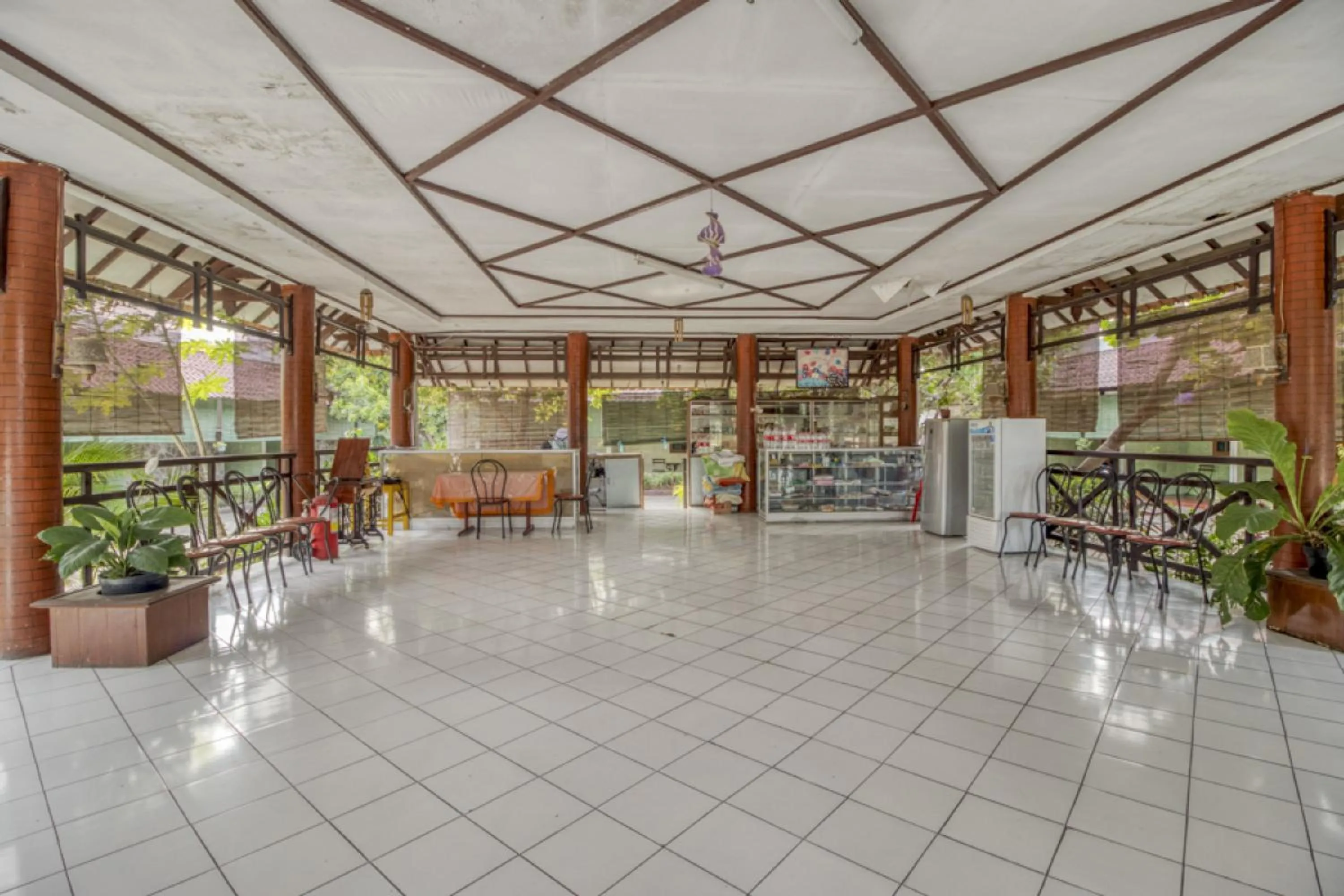 Lobby or reception in RedDoorz @ Sagan Jogja 2