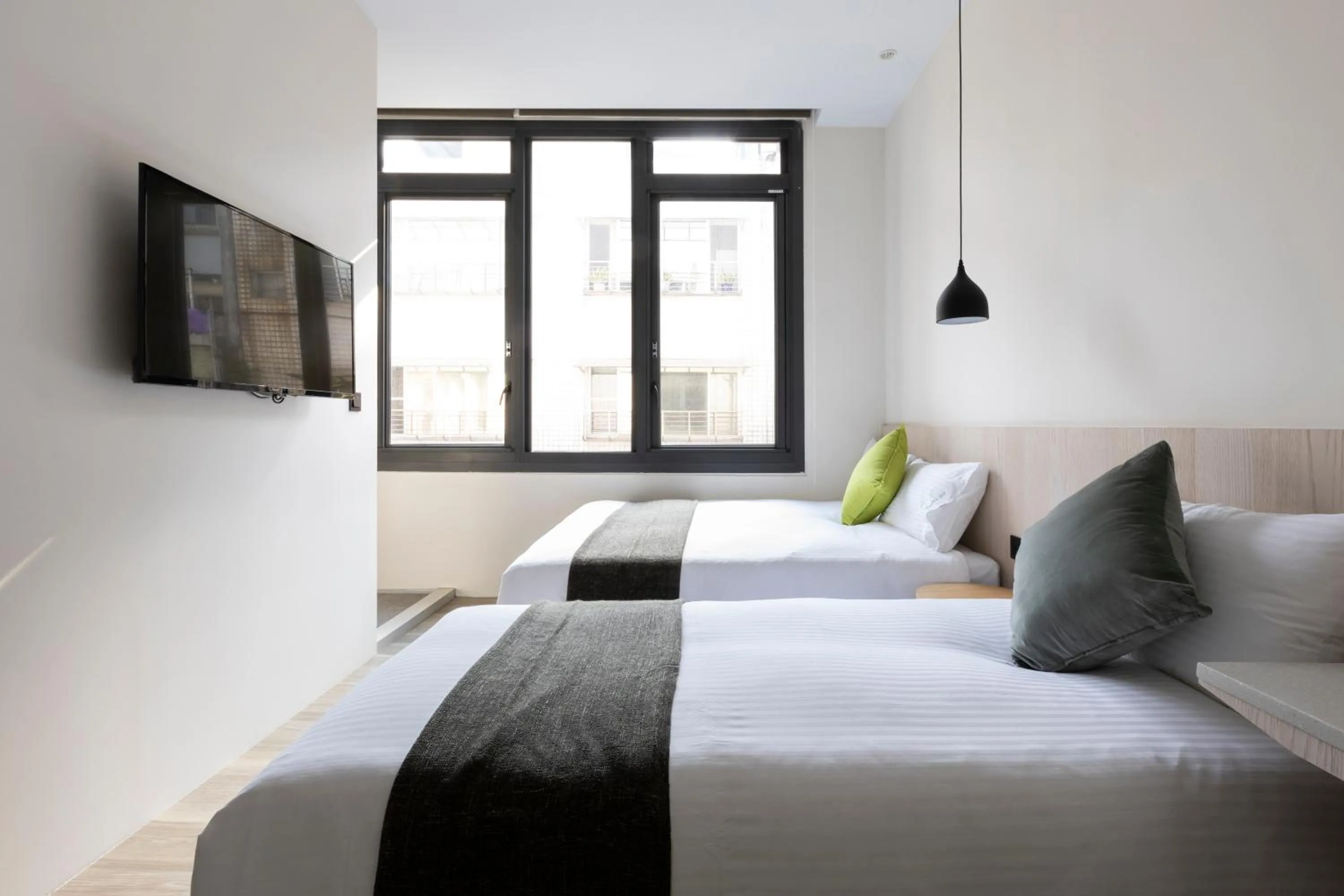 Photo of the whole room, Bed in Meander 1948