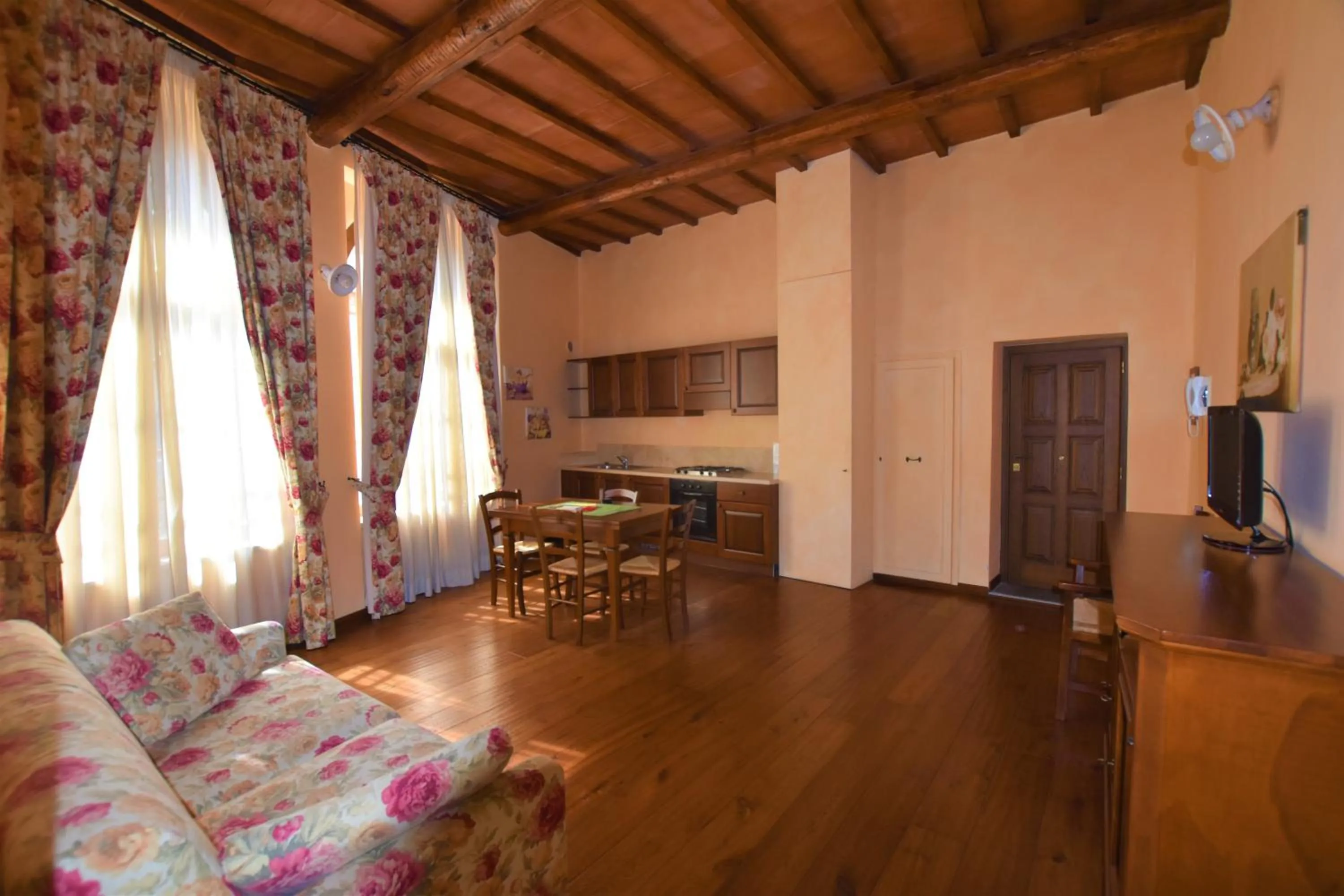 Kitchen or kitchenette, Dining Area in Residenza Palazzo Saloni
