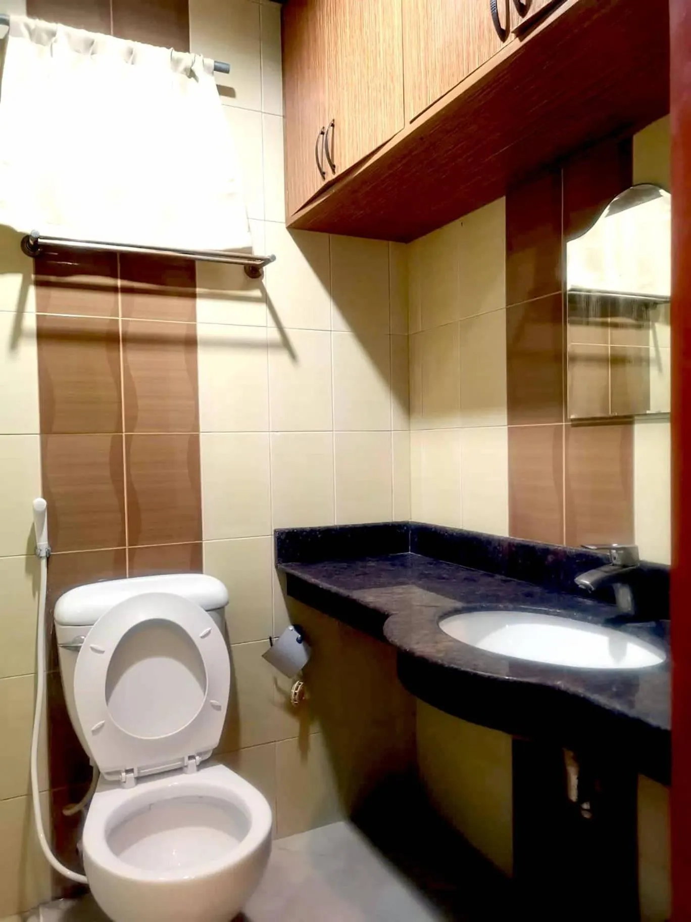 Bathroom in The Runway Inn - Mactan Cebu