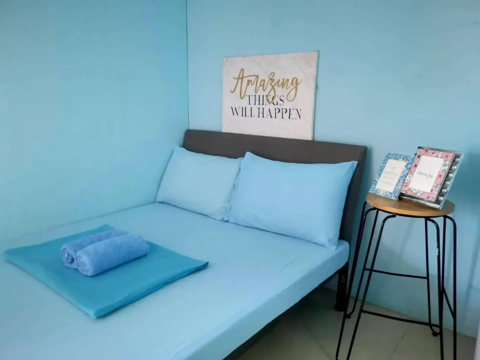 Bedroom, Bed in The Runway Inn - Mactan Cebu Bedroom, Bed in The Runway Inn - Mactan Cebu