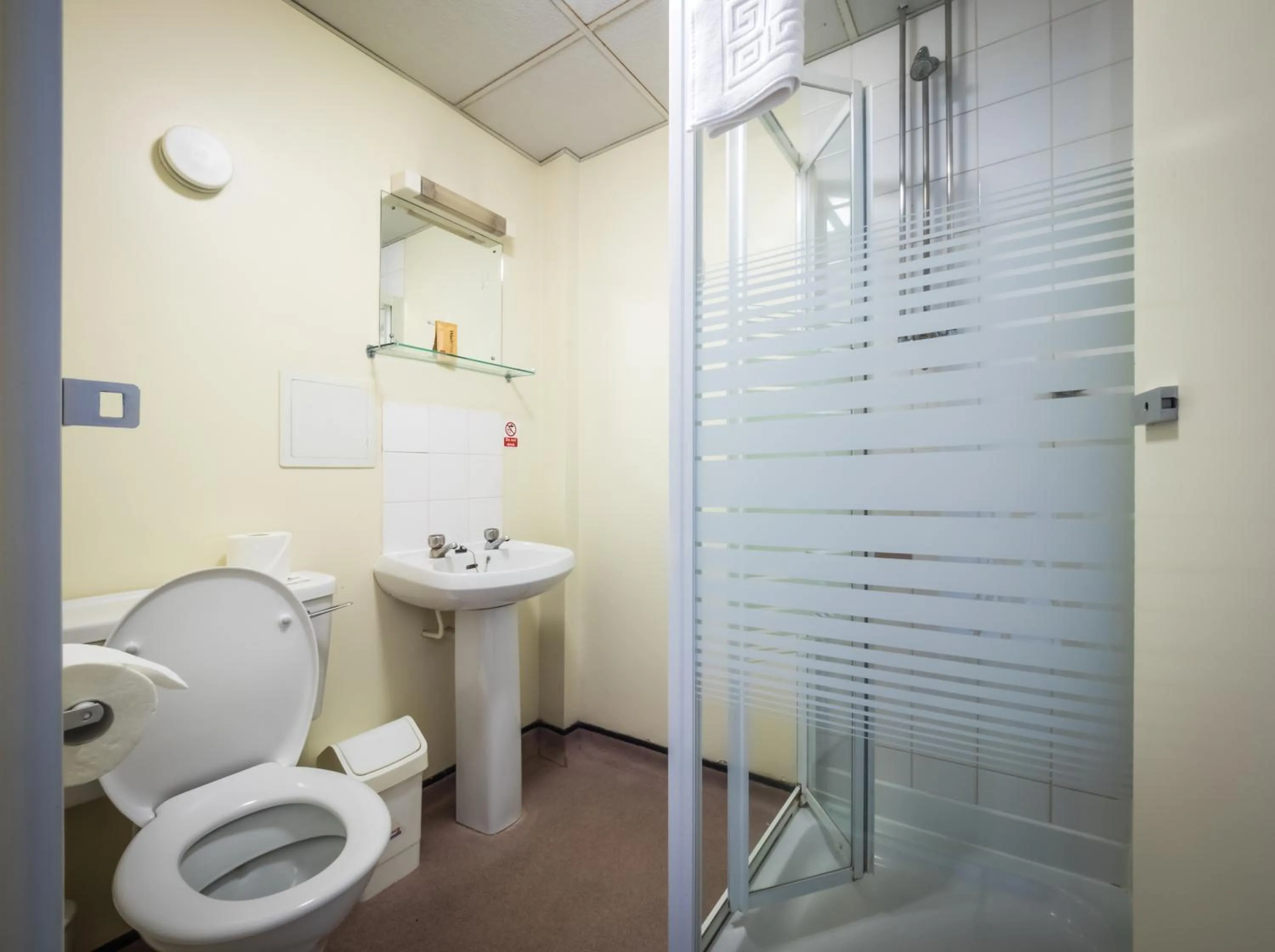 Shower in LSE Bankside House