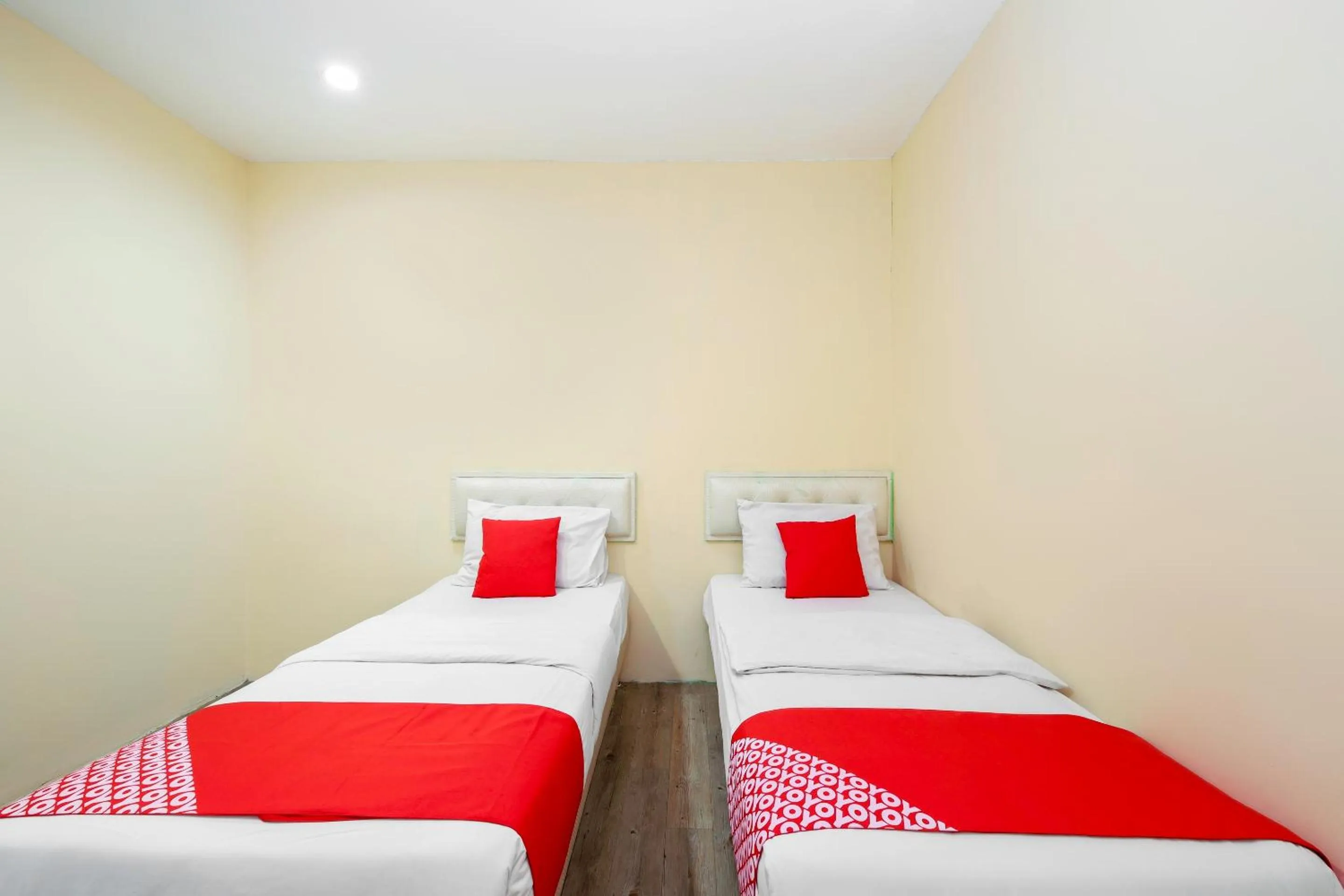 Bedroom, Bed in OYO 479 The Green Hotel