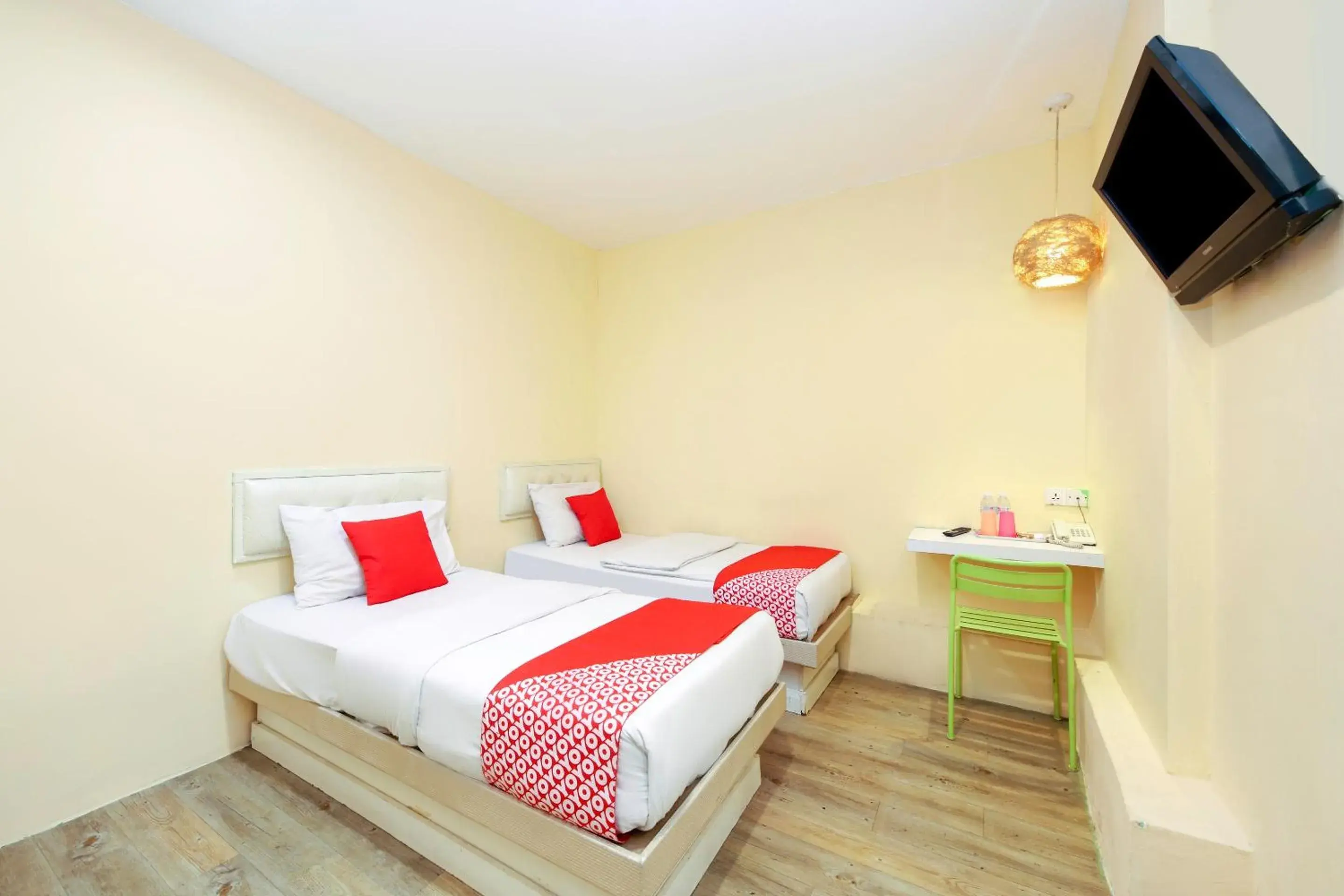 Standard Twin Room - single occupancy in OYO 479 The Green Hotel Standard Twin Room - single occupancy in OYO 479 The Green Hotel