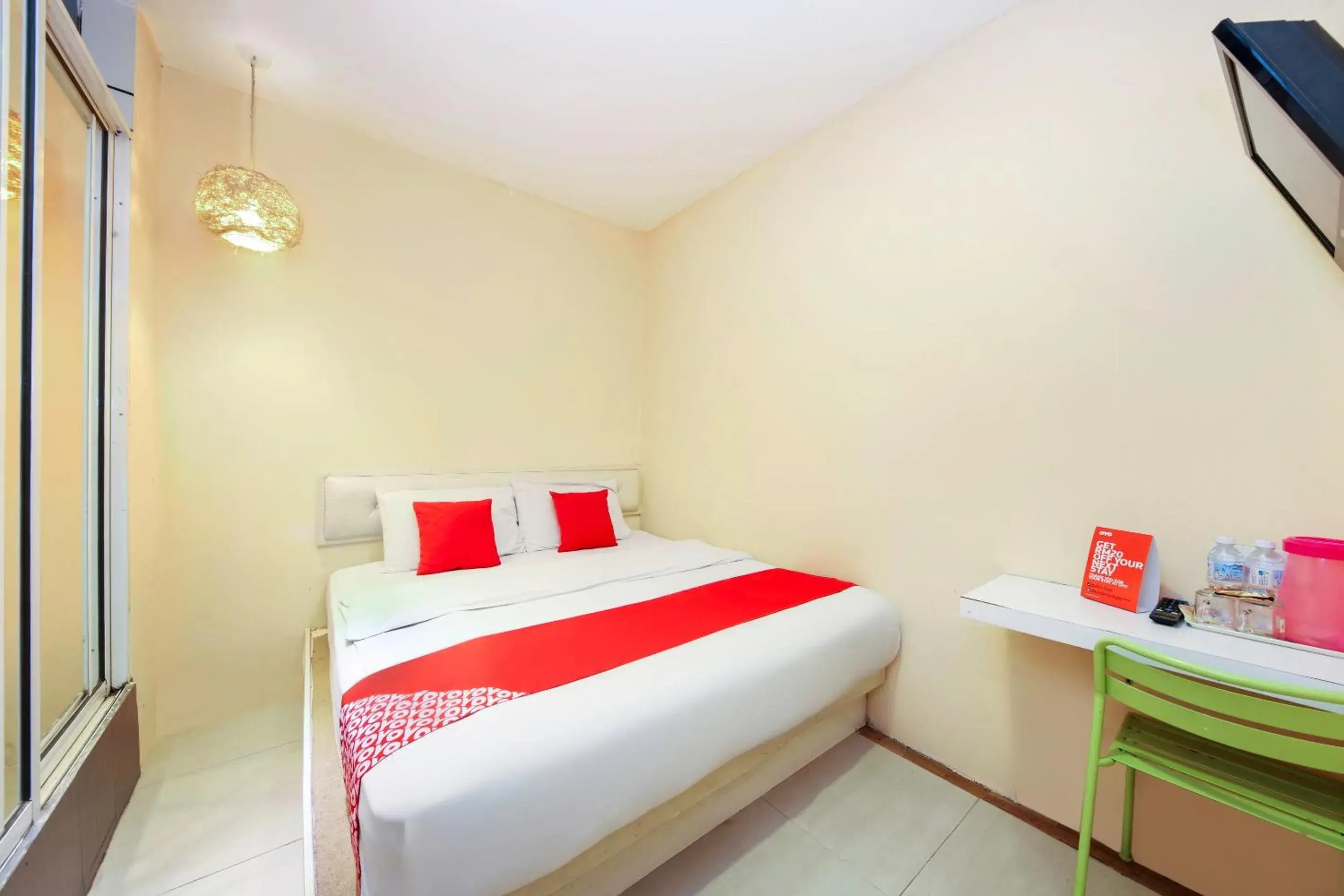 Deluxe Double Room - single occupancy in OYO 479 The Green Hotel Deluxe Double Room - single occupancy in OYO 479 The Green Hotel