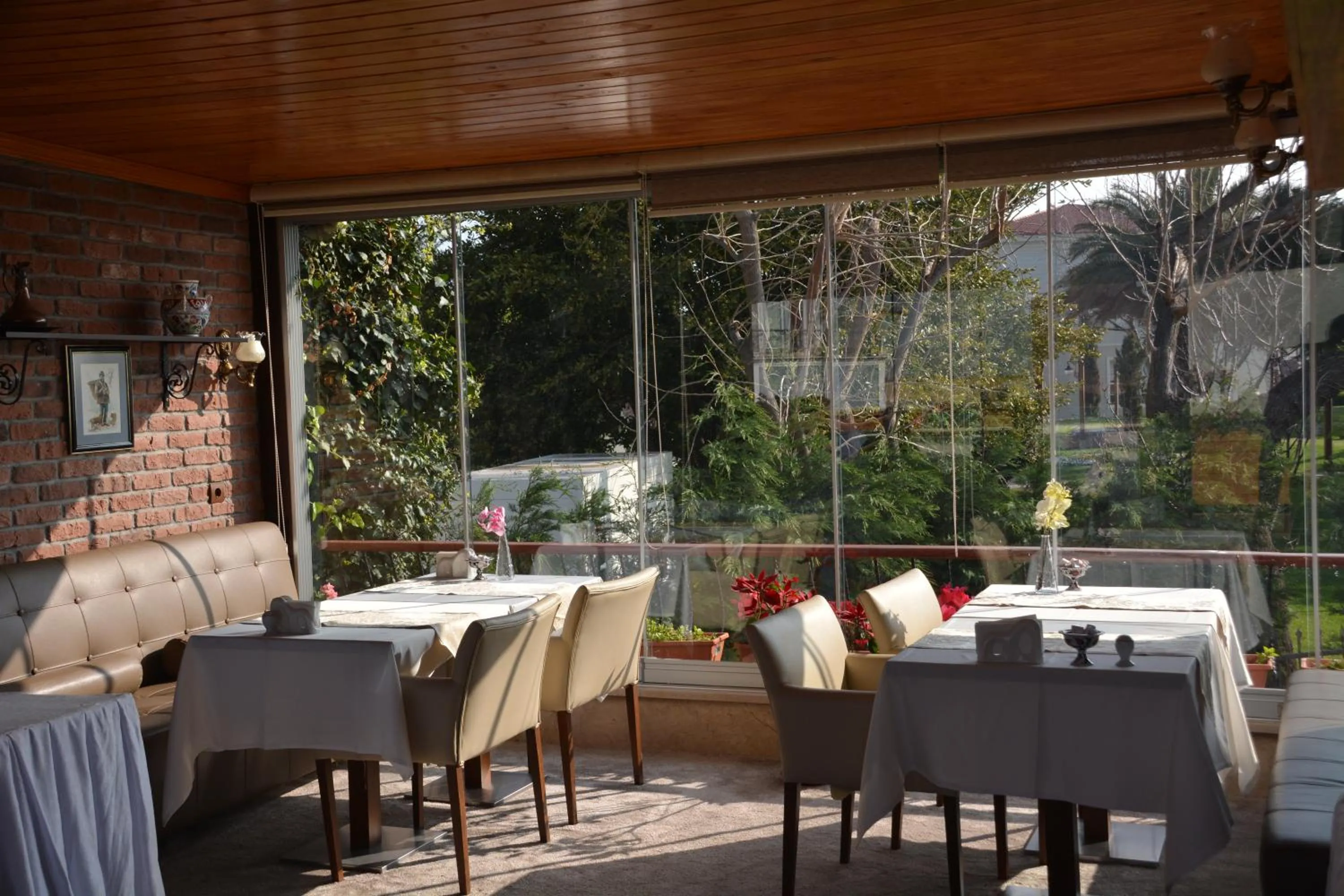 Restaurant/places to eat in Dilhayat Kalfa Hotel