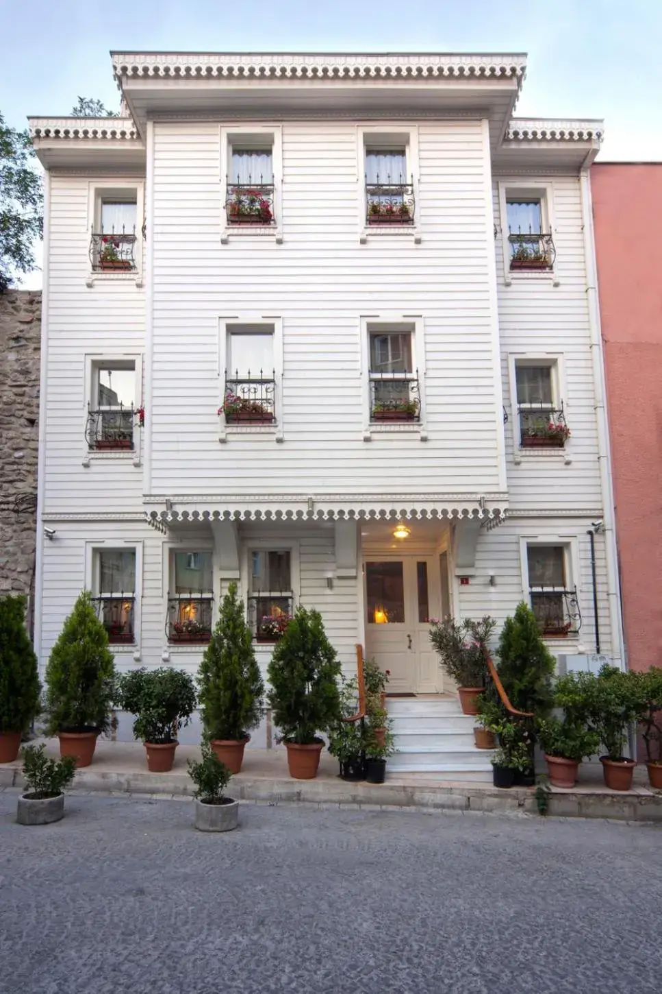 Facade/entrance in Dilhayat Kalfa Hotel Facade/entrance in Dilhayat Kalfa Hotel