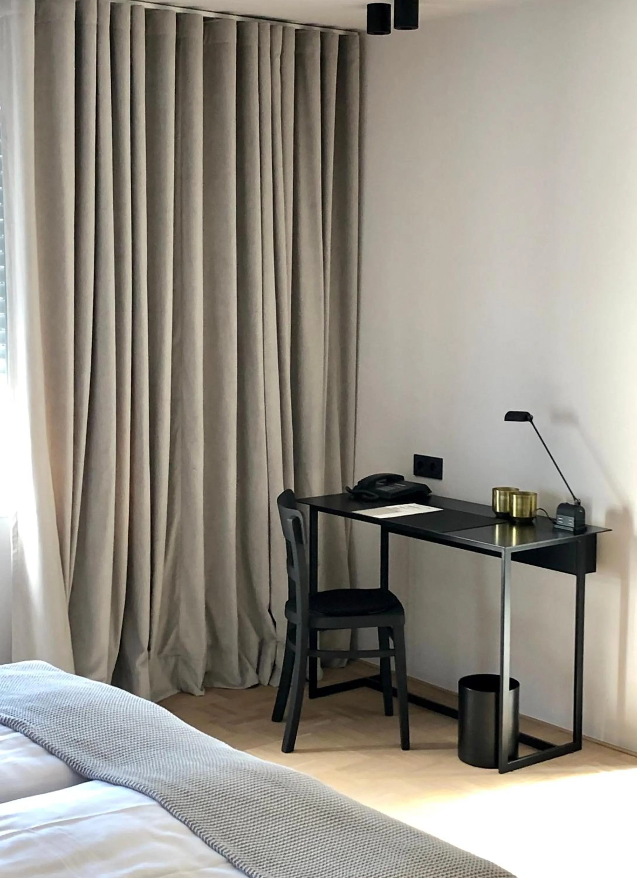 Decorative detail, Bed in Der Grüne Baum