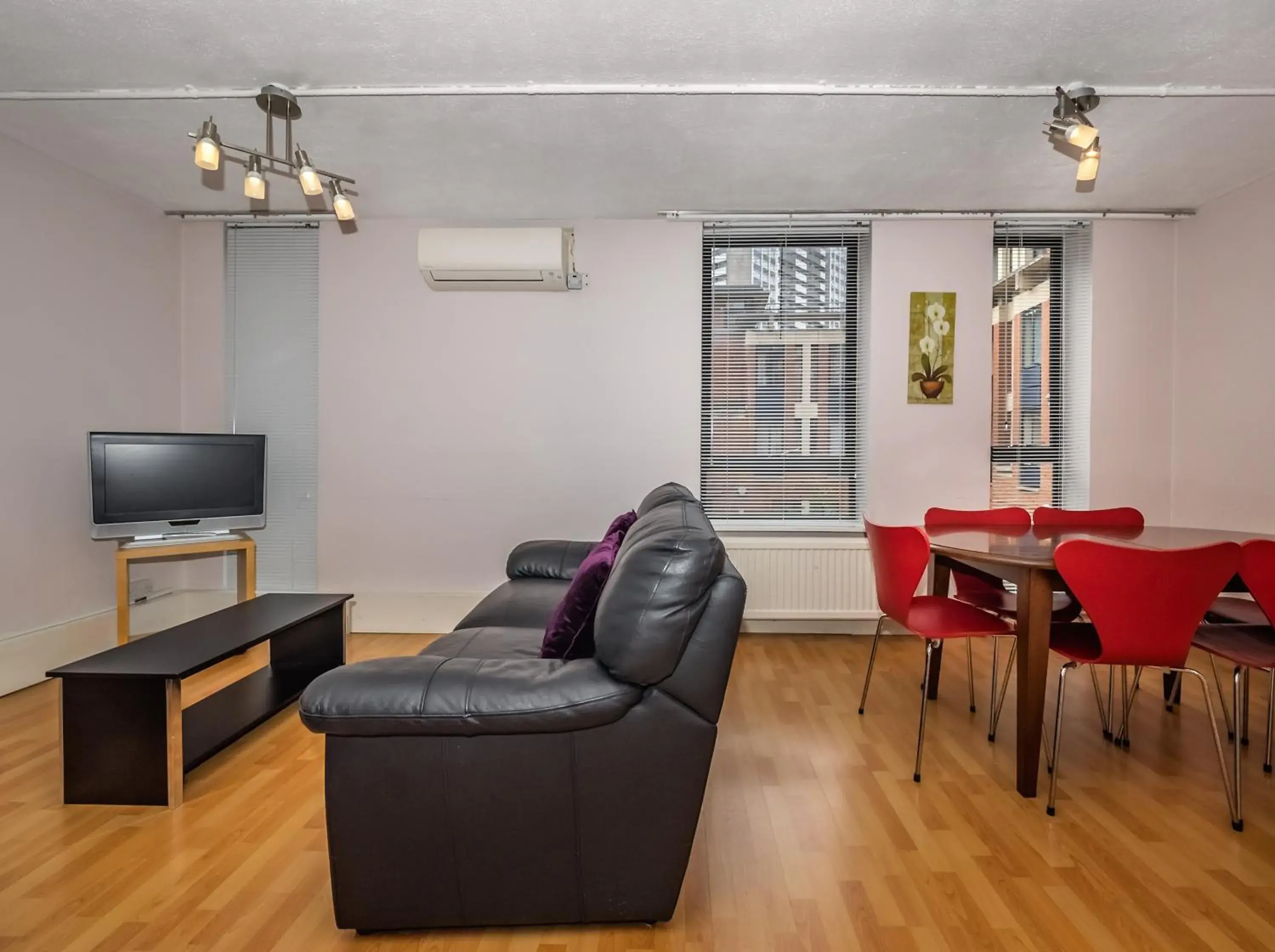 Living room in LSE Rosebery Hall Living room in LSE Rosebery Hall