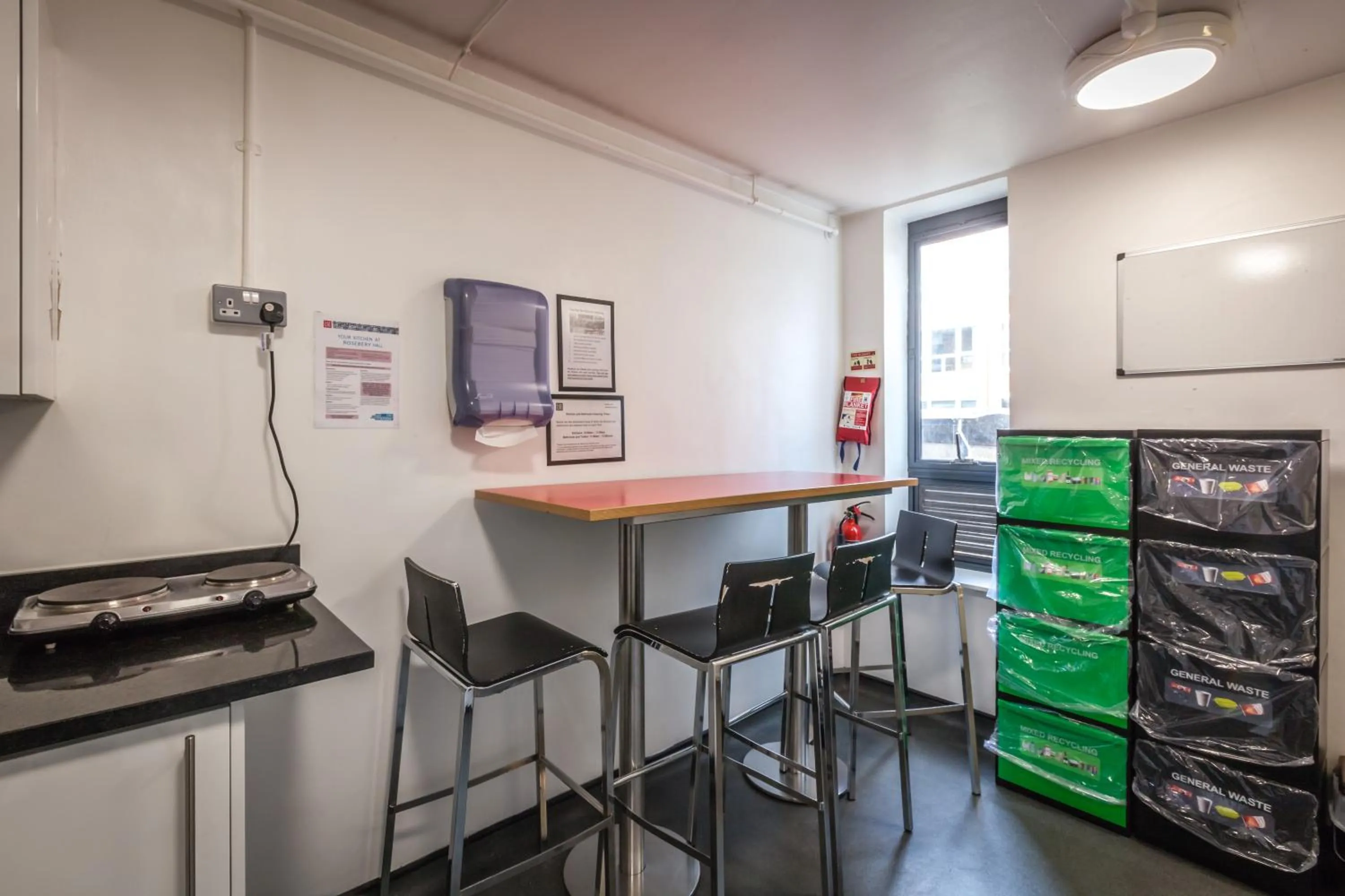 Communal kitchen in LSE Rosebery Hall