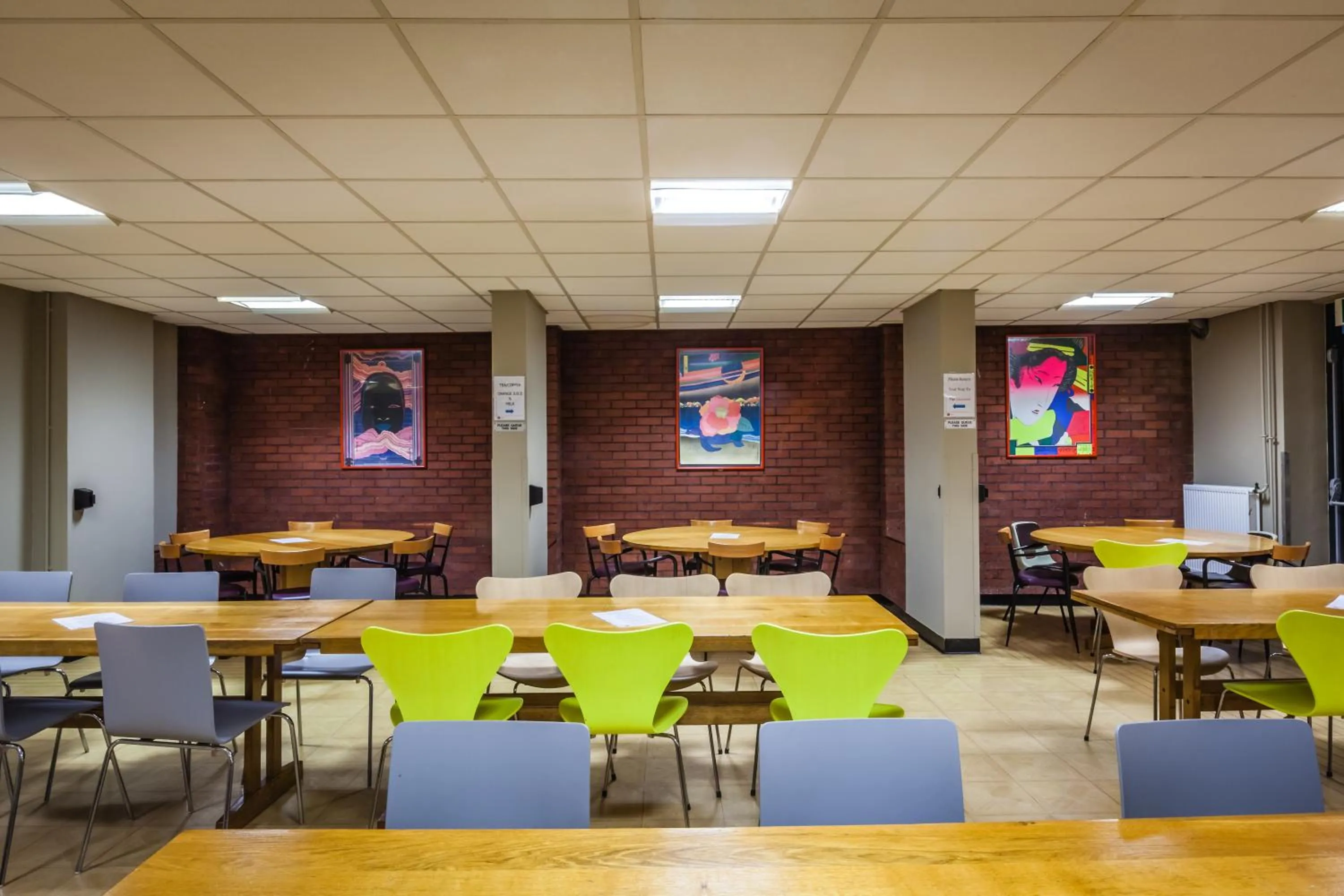 Restaurant/places to eat in LSE Rosebery Hall