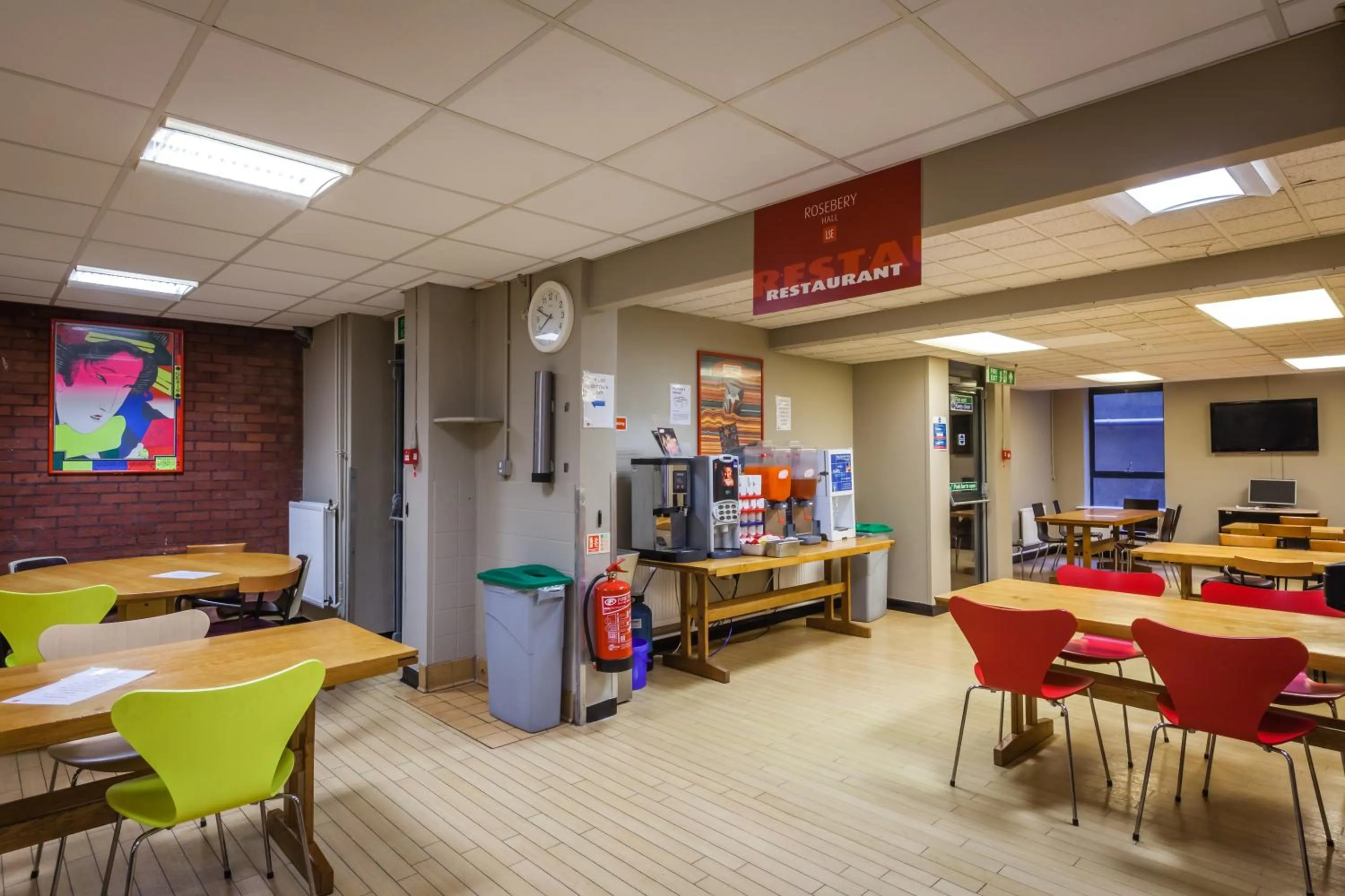 Restaurant/places to eat in LSE Rosebery Hall