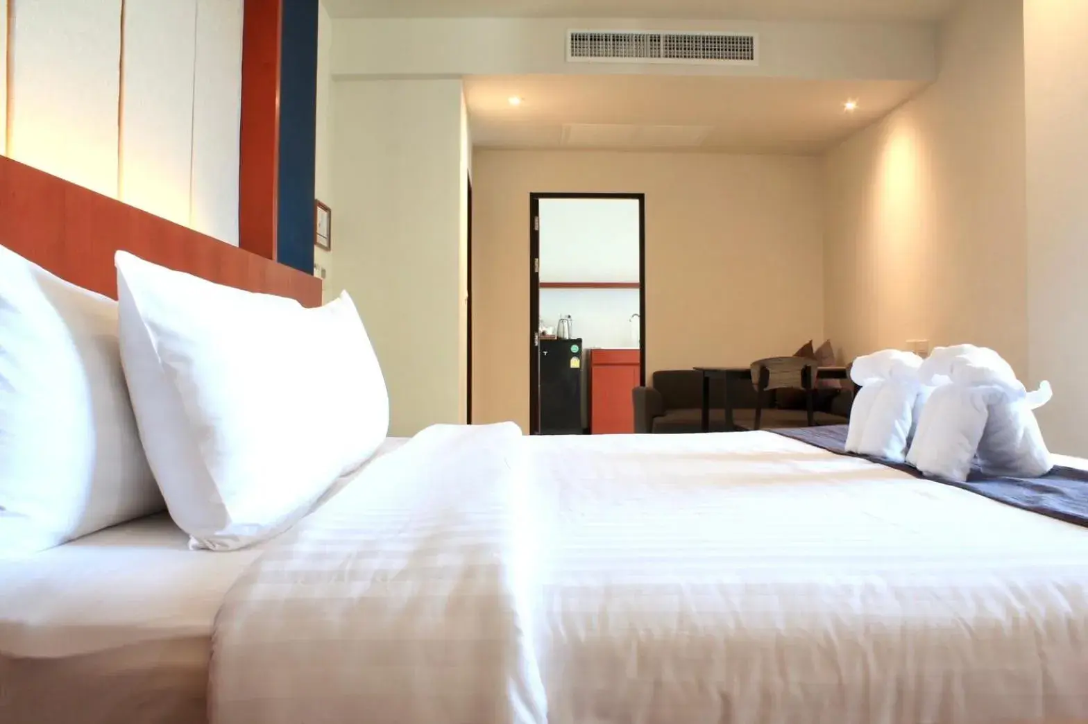 Studio City View King Bed in Monkham Village Hat Yai Studio City View King Bed in Monkham Village Hat Yai