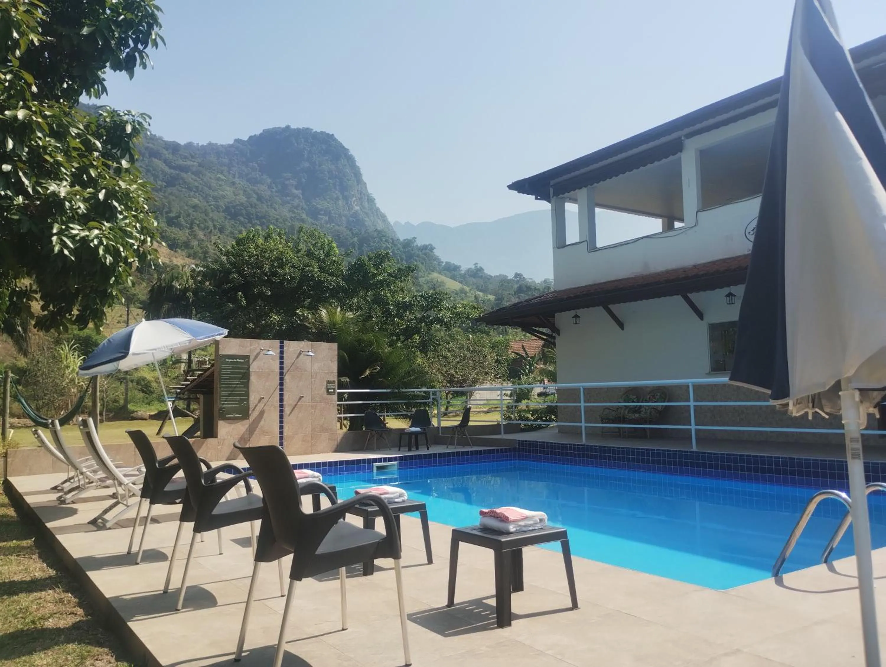 Property building in Pousada Cantinho do Sossego localizada do lado Norte de Paraty próxima as Praias de Sao Gonçalo São Gonçalinho Aldeia dos Pataxós Cachoeira do Crepusculo Ilha do Pelad e muito mais