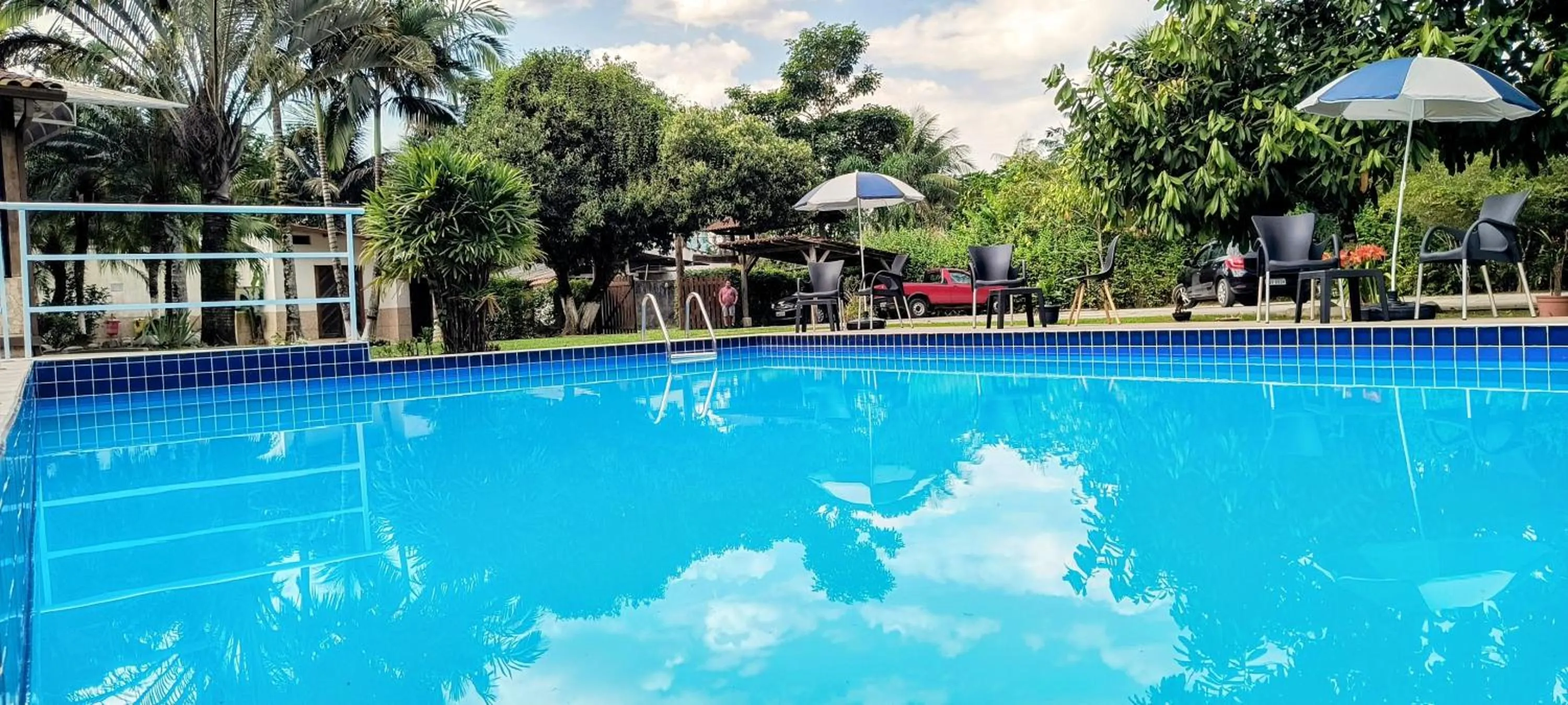 Swimming pool in Pousada Cantinho do Sossego localizada do lado Norte de Paraty próxima as Praias de Sao Gonçalo São Gonçalinho Aldeia dos Pataxós Cachoeira do Crepusculo Ilha do Pelad e muito mais