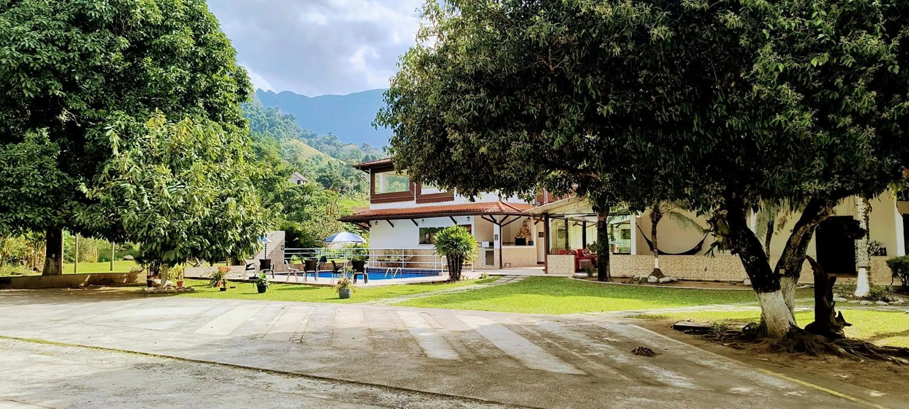 Property building in Pousada Cantinho do Sossego localizada do lado Norte de Paraty próxima as Praias de Sao Gonçalo São Gonçalinho Aldeia dos Pataxós Cachoeira do Crepusculo Ilha do Pelad e muito mais