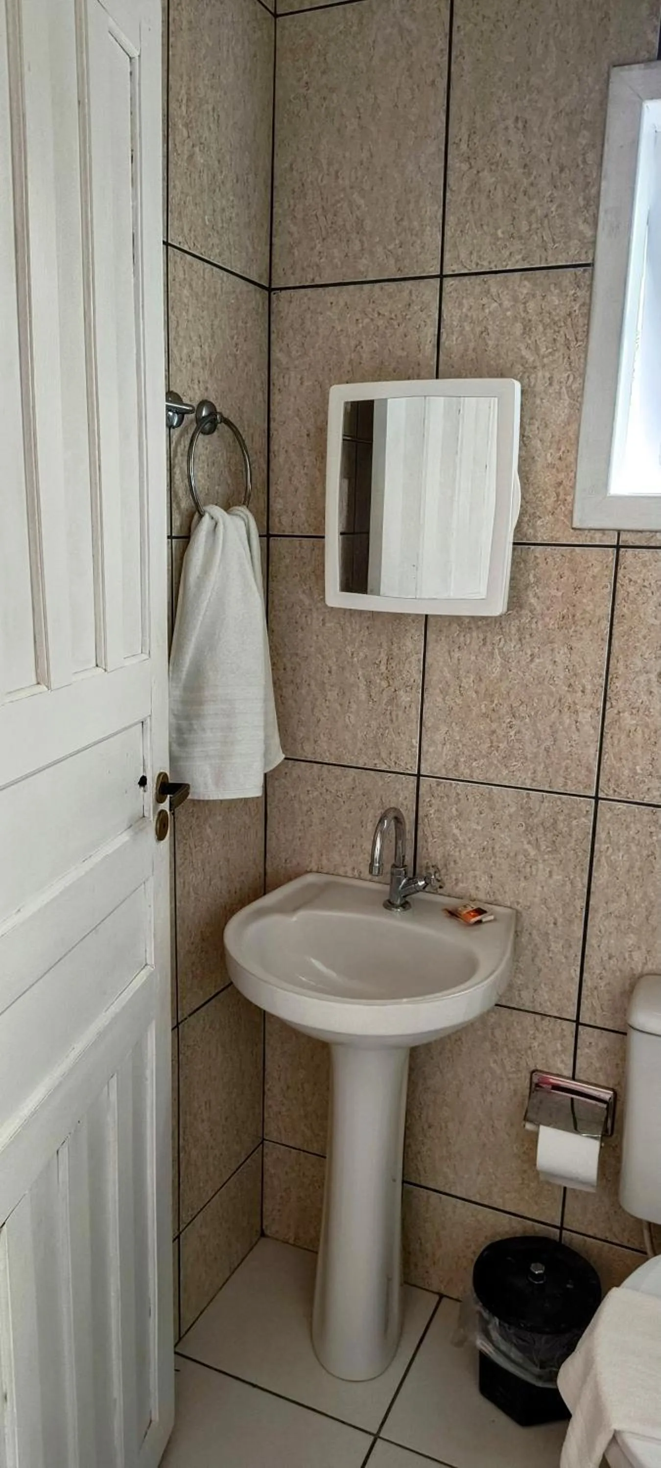 Bathroom in Pousada Cantinho do Sossego localizada do lado Norte de Paraty próxima as Praias de Sao Gonçalo São Gonçalinho Aldeia dos Pataxós Cachoeira do Crepusculo Ilha do Pelad e muito mais