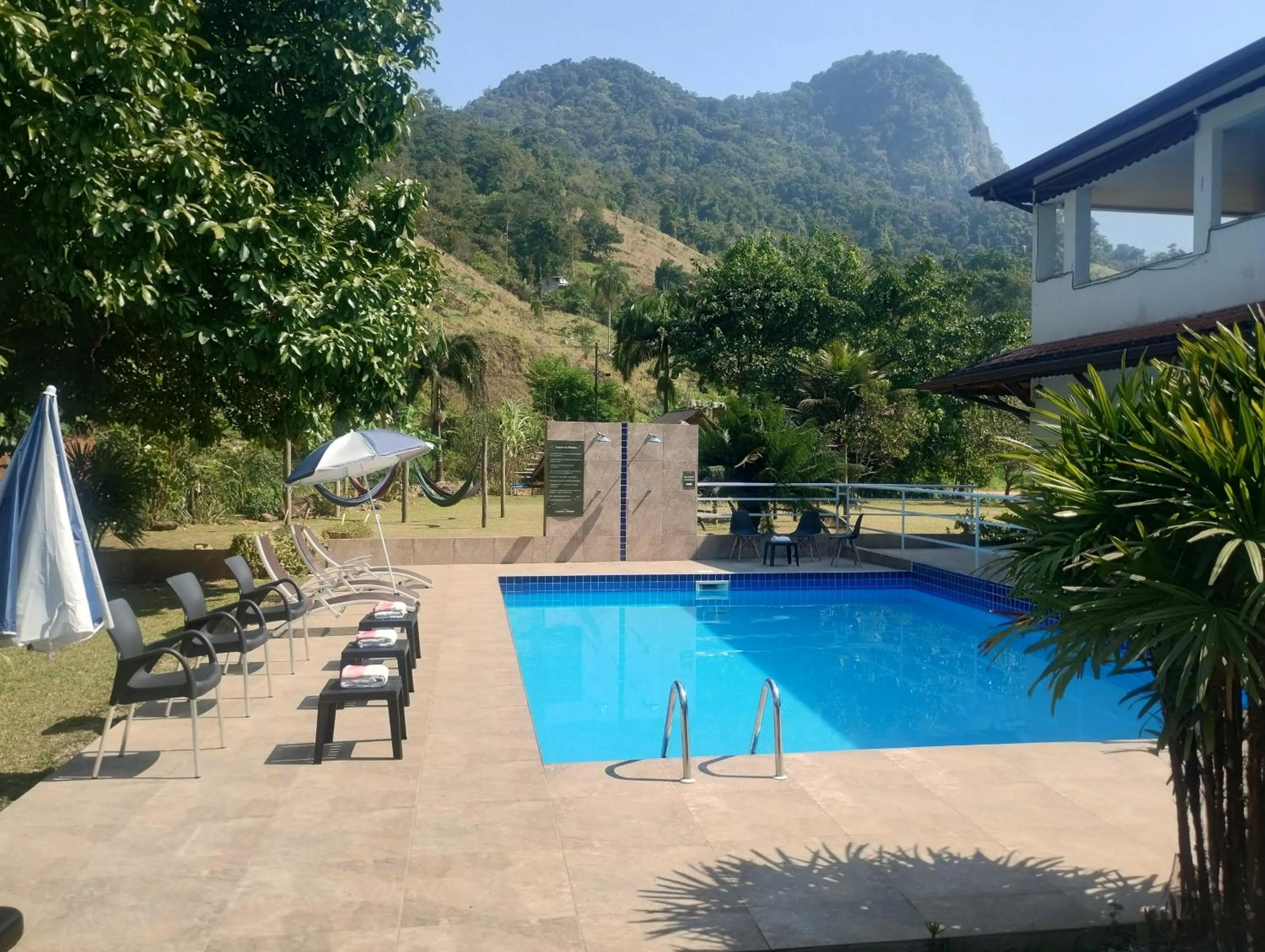 Swimming pool in Pousada Cantinho do Sossego localizada do lado Norte de Paraty próxima as Praias de Sao Gonçalo São Gonçalinho Aldeia dos Pataxós Cachoeira do Crepusculo Ilha do Pelad e muito mais