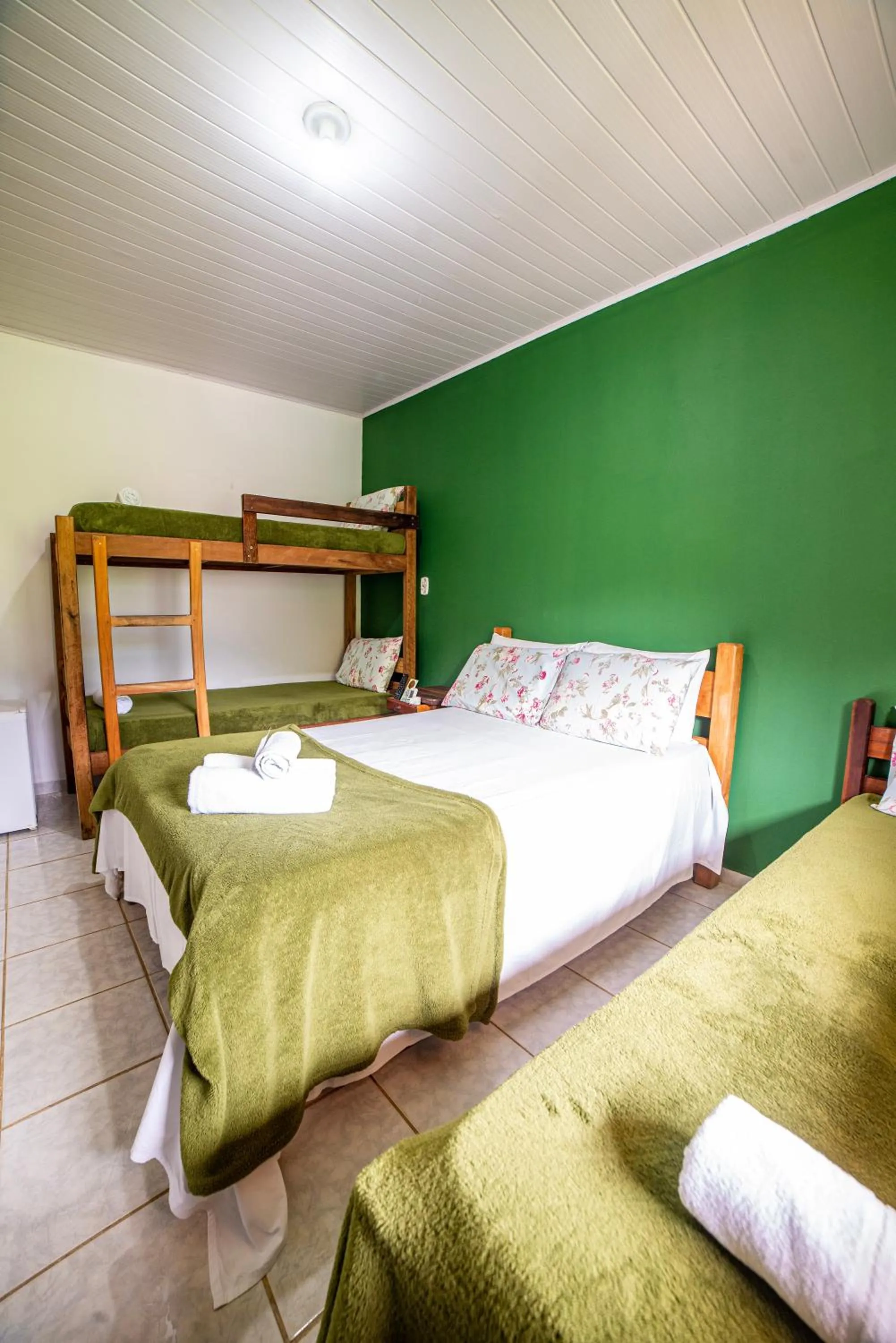 Photo of the whole room, Bed in Pousada Cantinho do Sossego localizada do lado Norte de Paraty próxima as Praias de Sao Gonçalo São Gonçalinho Aldeia dos Pataxós Cachoeira do Crepusculo Ilha do Pelad e muito mais