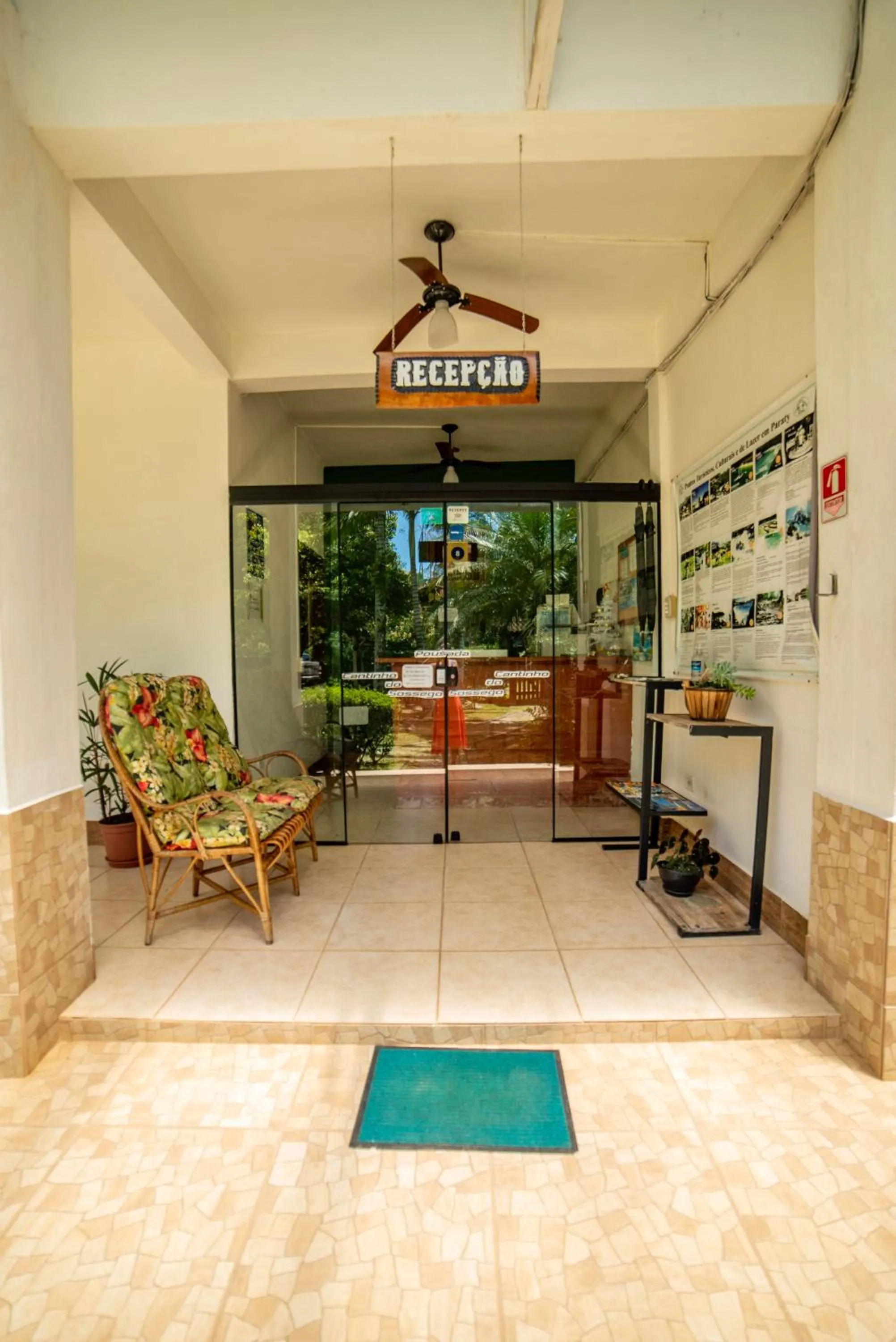 Lobby or reception in Pousada Cantinho do Sossego localizada do lado Norte de Paraty próxima as Praias de Sao Gonçalo São Gonçalinho Aldeia dos Pataxós Cachoeira do Crepusculo Ilha do Pelad e muito mais