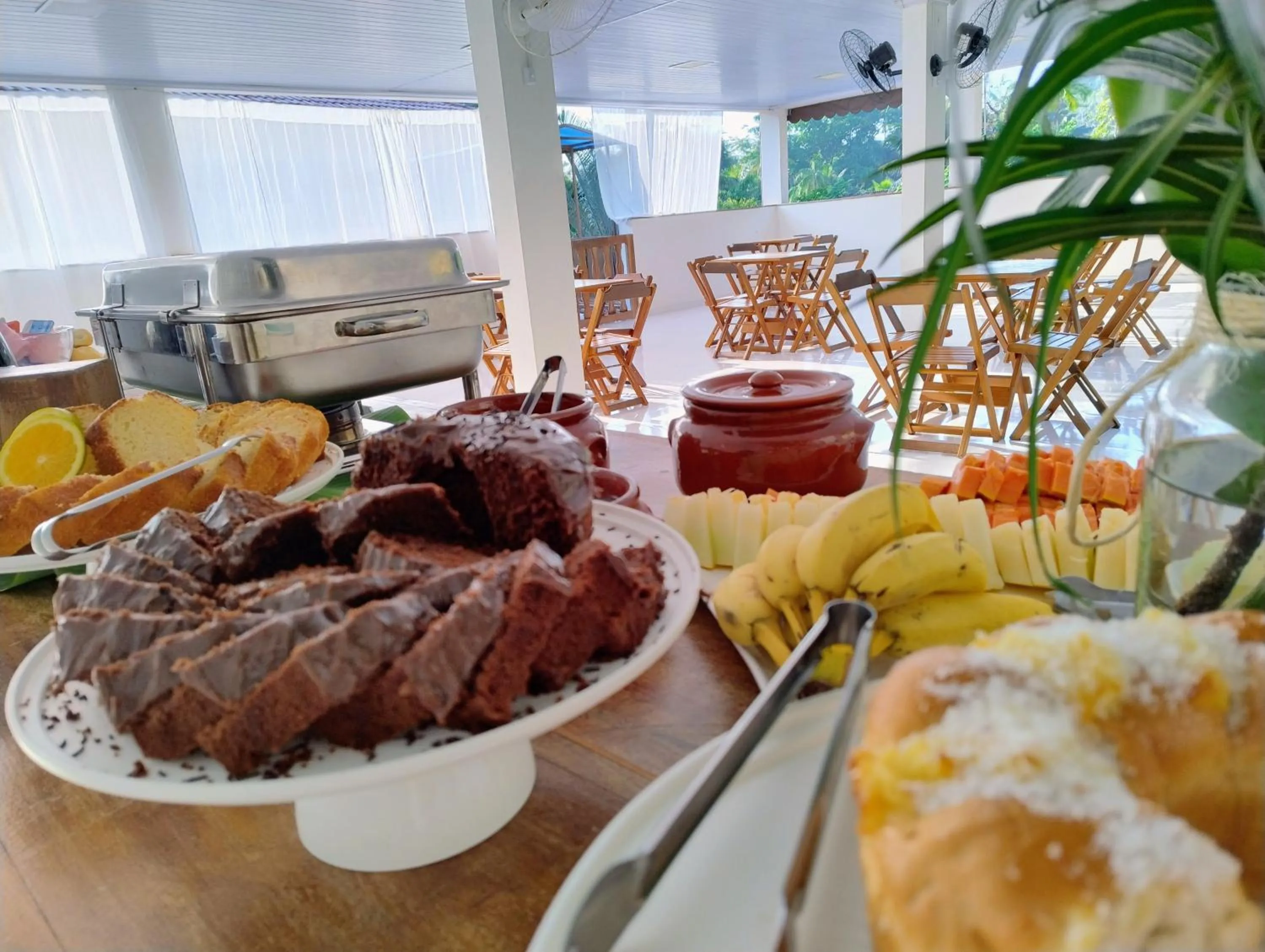 Breakfast in Pousada Cantinho do Sossego localizada do lado Norte de Paraty próxima as Praias de Sao Gonçalo São Gonçalinho Aldeia dos Pataxós Cachoeira do Crepusculo Ilha do Pelad e muito mais