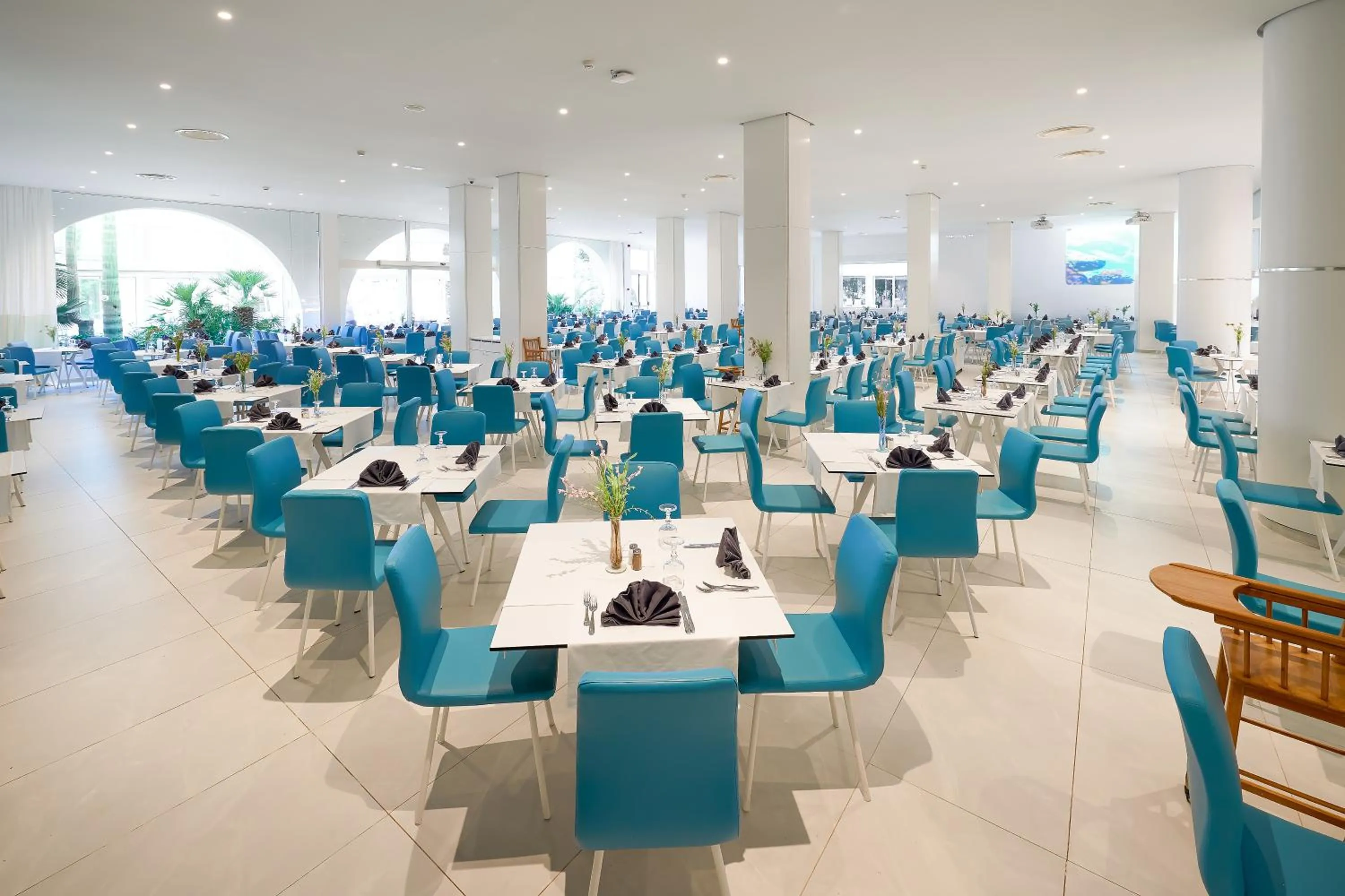 Restaurant/places to eat in Le Sultan